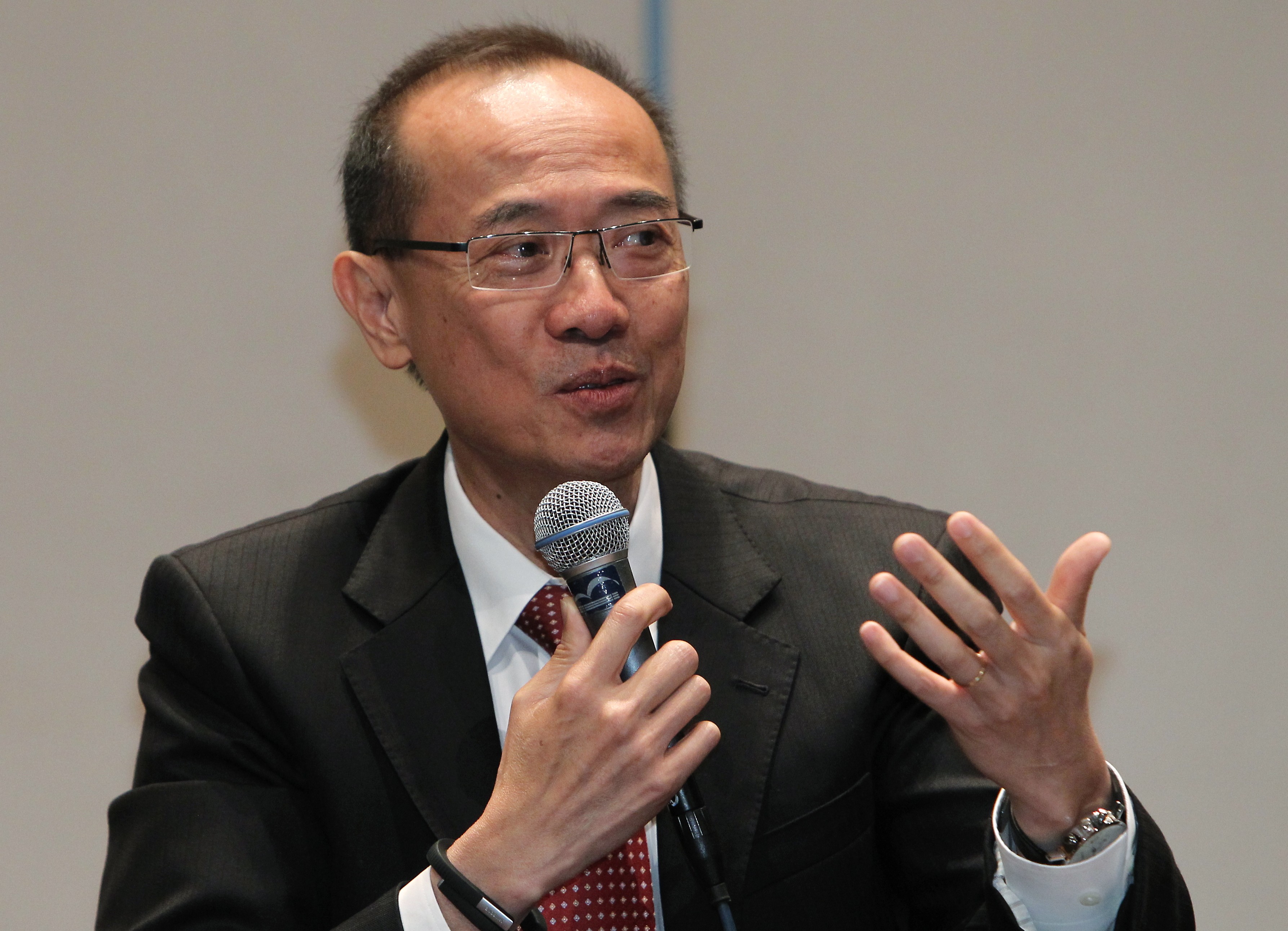 George Yeo, former Singapore minister for foreign affairs and chairman of Kerry Logistics Network, gave a speech in Hanoi on January 10 at an event to mark the start of Vietnam’s chairmanship of Asean. Photo: SCMP
