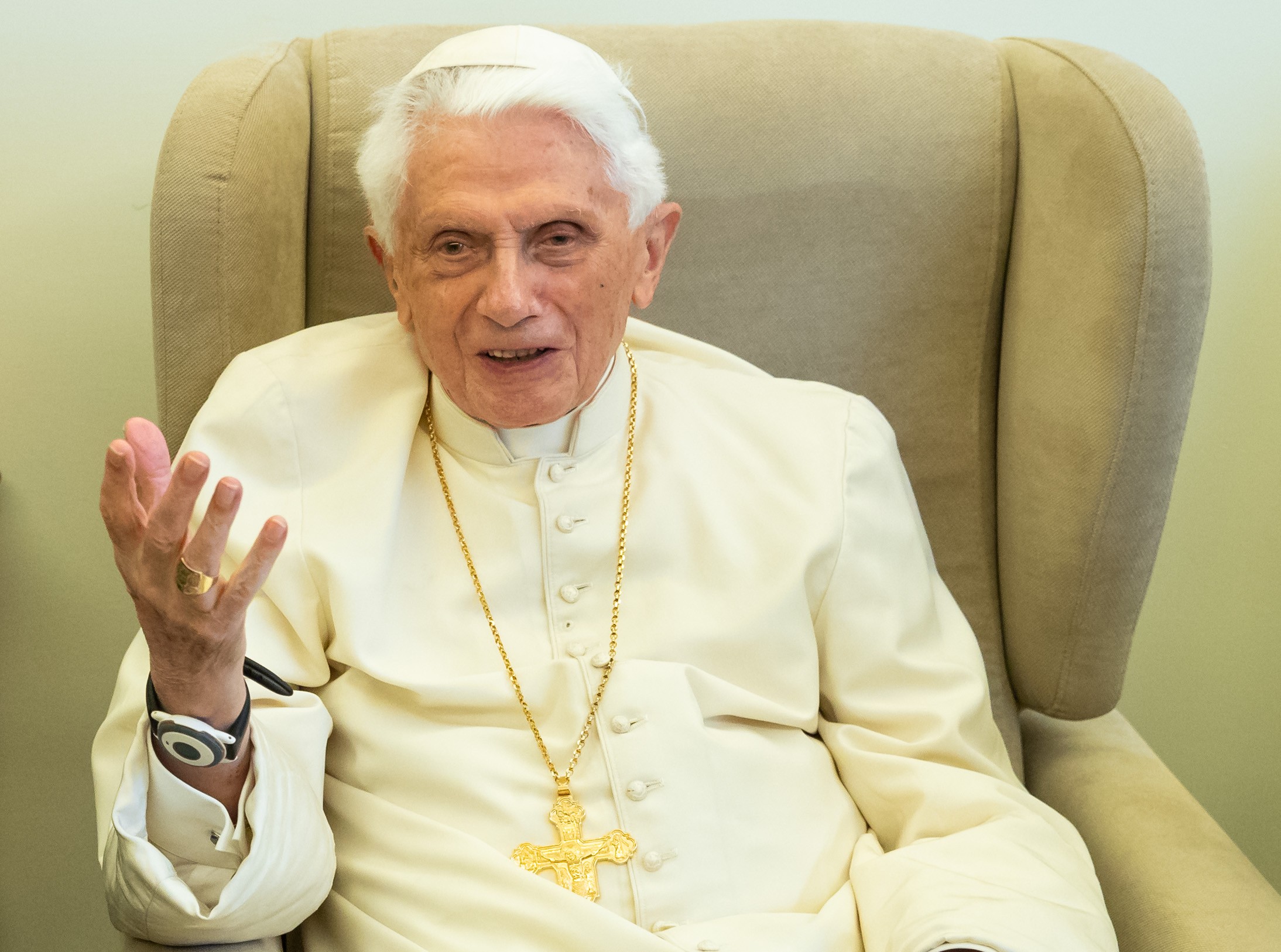 Former Pope Benedict wants his name removed as co-author of a new book on the issue of priestly celibacy. Photo; DPA