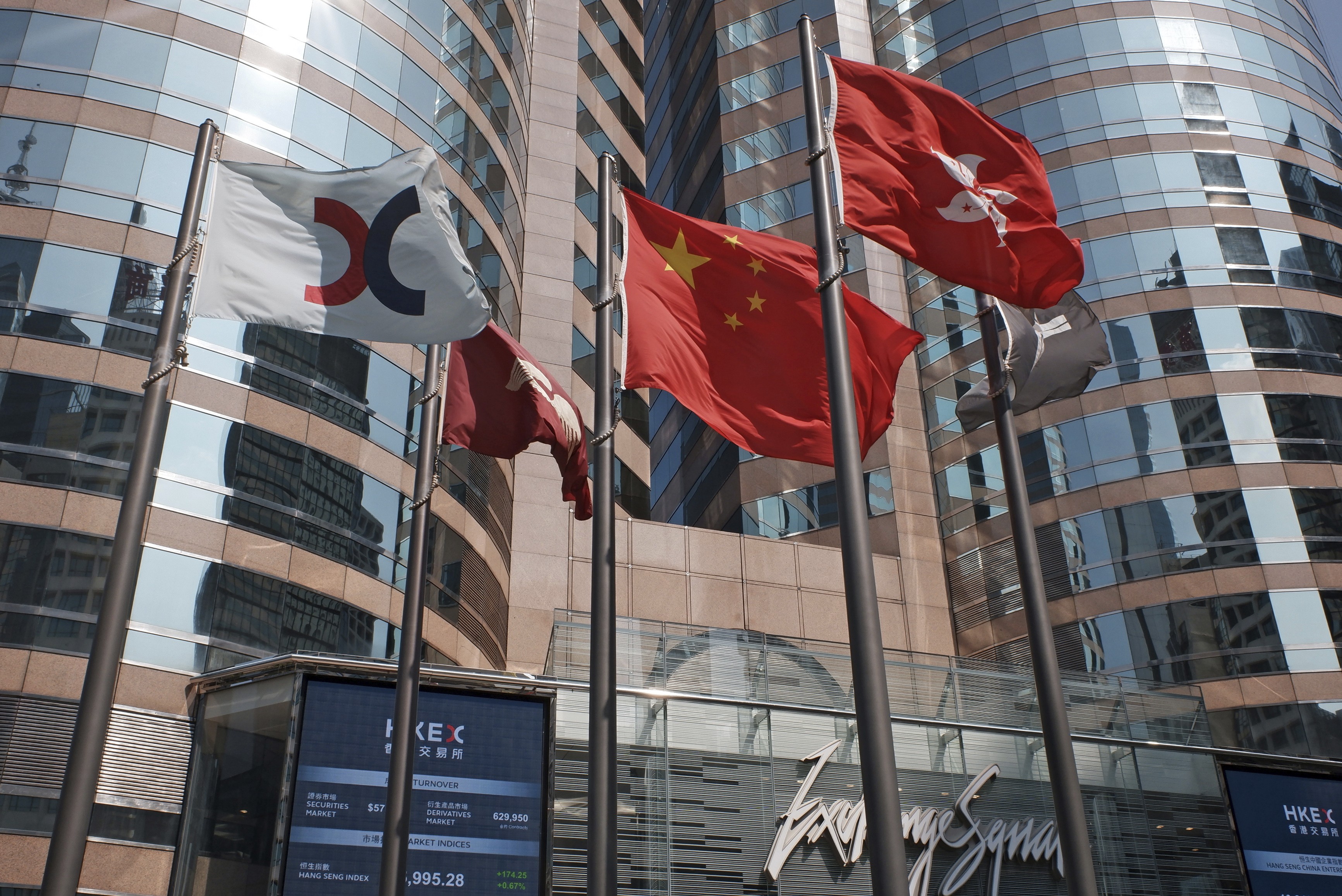 China halts stock trading in extended Lunar New Year holiday as deadly  coronavirus outbreak from Wuhan takes its toll | South China Morning Post