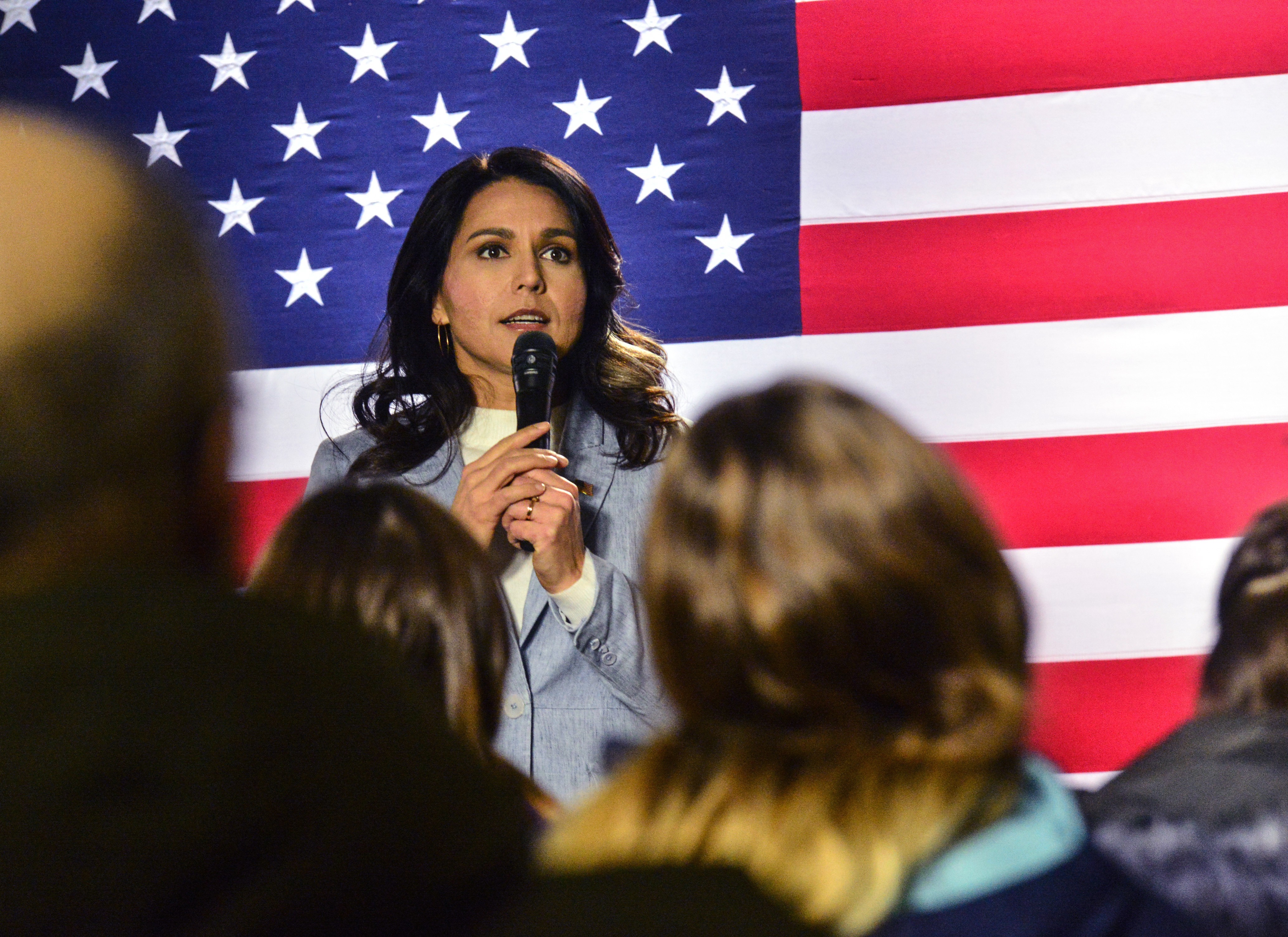 Democratic presidential candidate Tulsi Gabbard hosts a town hall meeting in Keene, New Hampshire, on Tuesday. Photo: The Brattleboro Reformer via AP