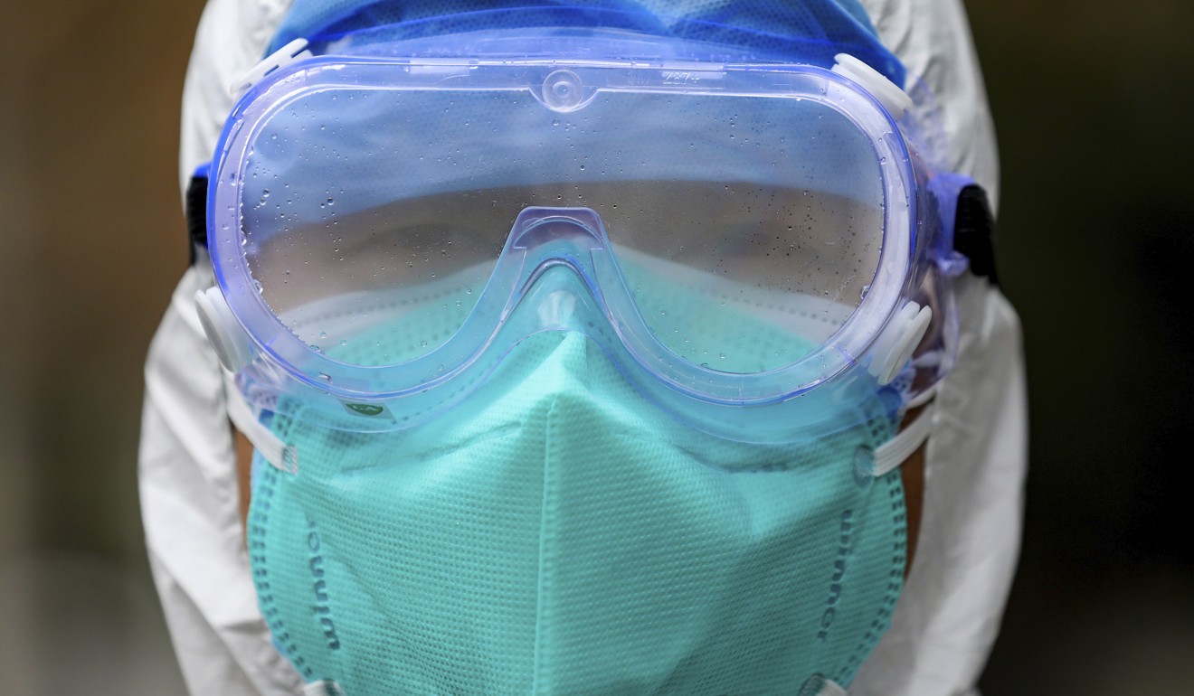 medical face mask blue or white out