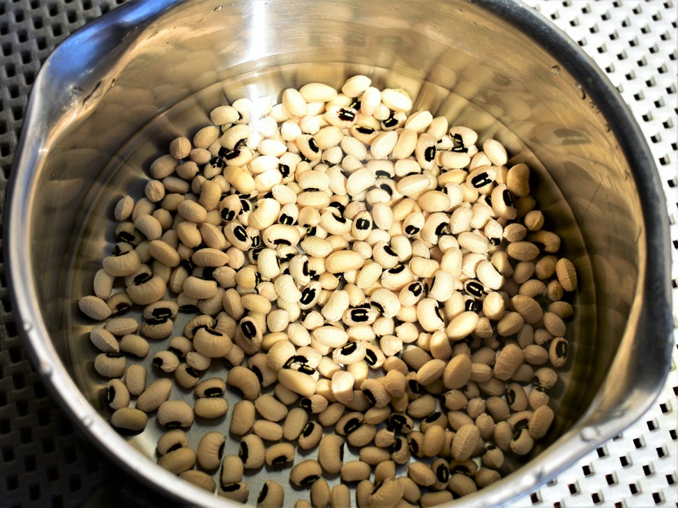 Why do beans cause gas? We clear the air about flatulence and legumes