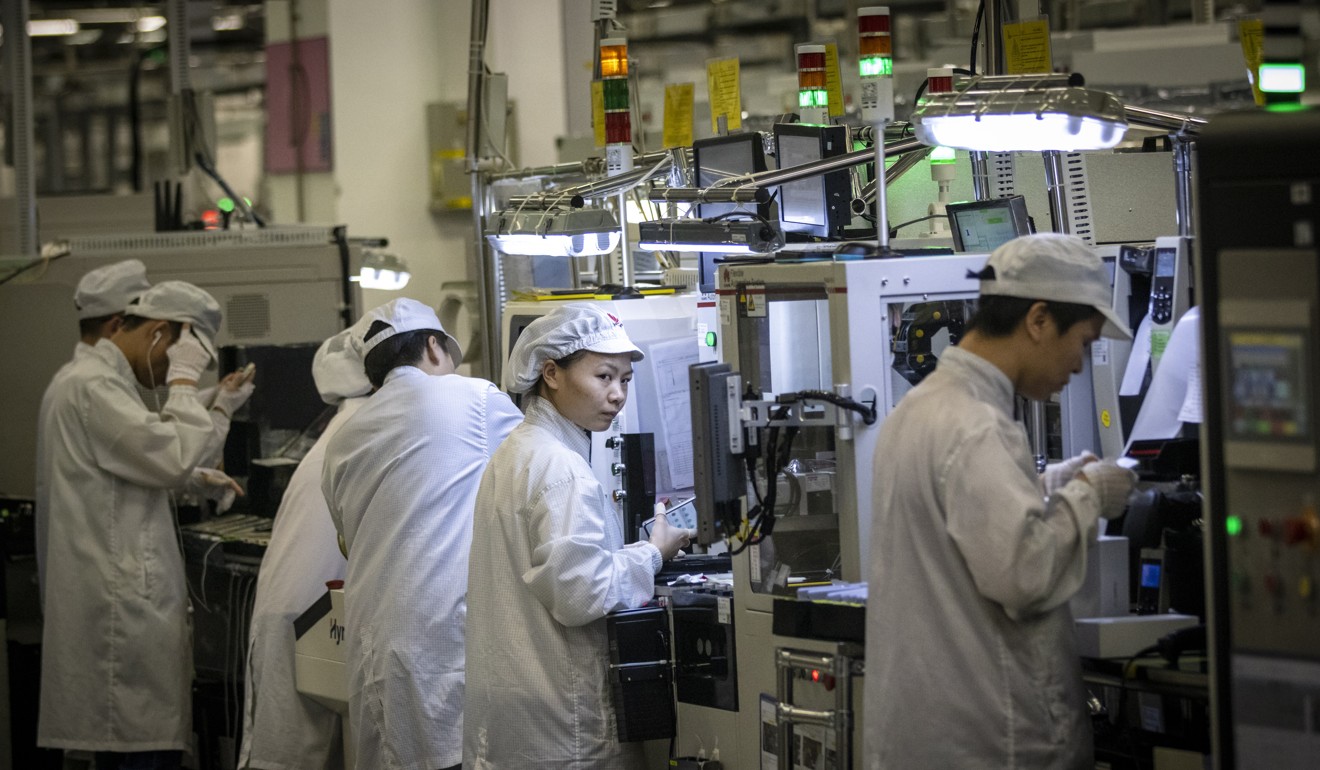 People work at a Huawei factory in Dongguan, Guangdong Province, China, 10 December 2019. Photo: EPA-EFE