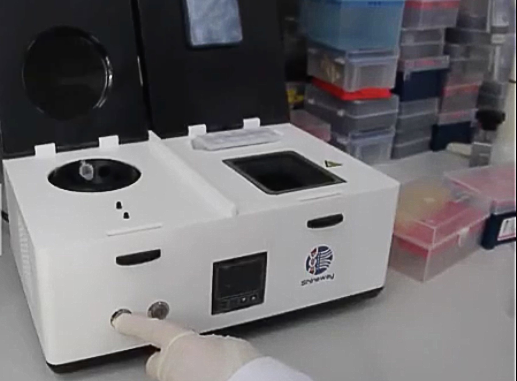 The team from the the Hong Kong University of Science and Technology said their device could spot the coronavirus strain faster than ever before. Photo: HKUST