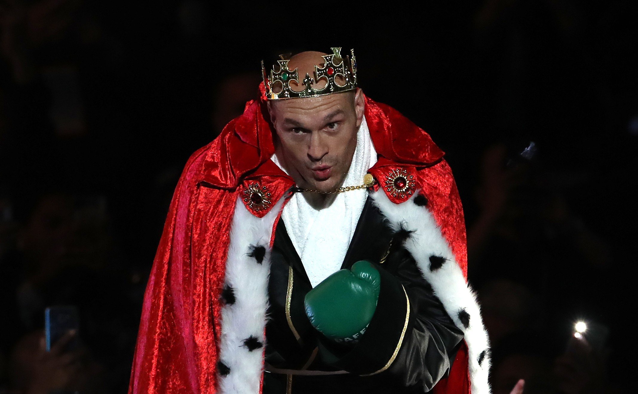 Tyson Fury makes his way to the ring ahead of his heavyweight title clash against Deontay Wilder. Photo: DPA