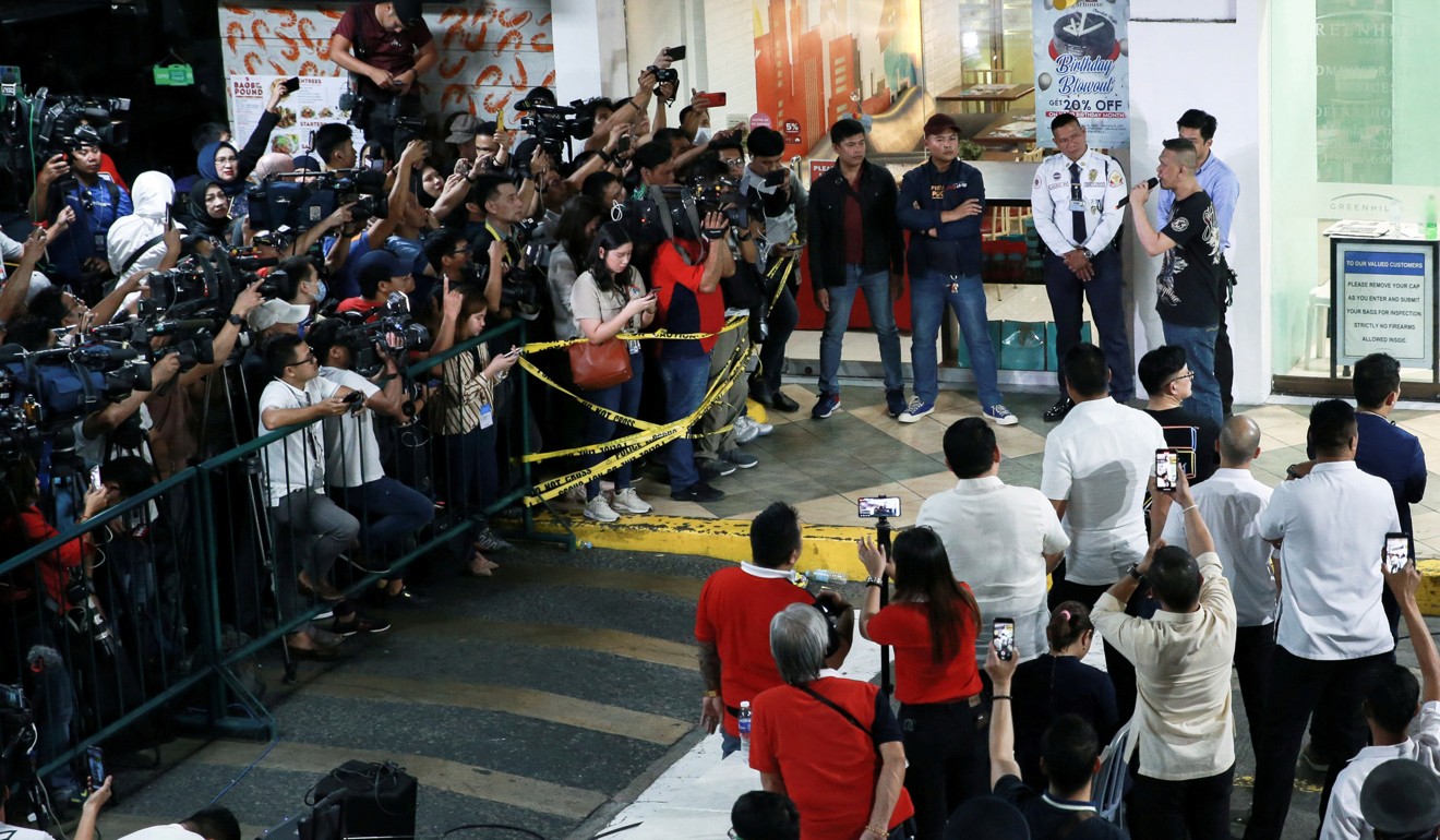Archie Paray speaks to the public after releasing the hostages. Photo: Reuters
