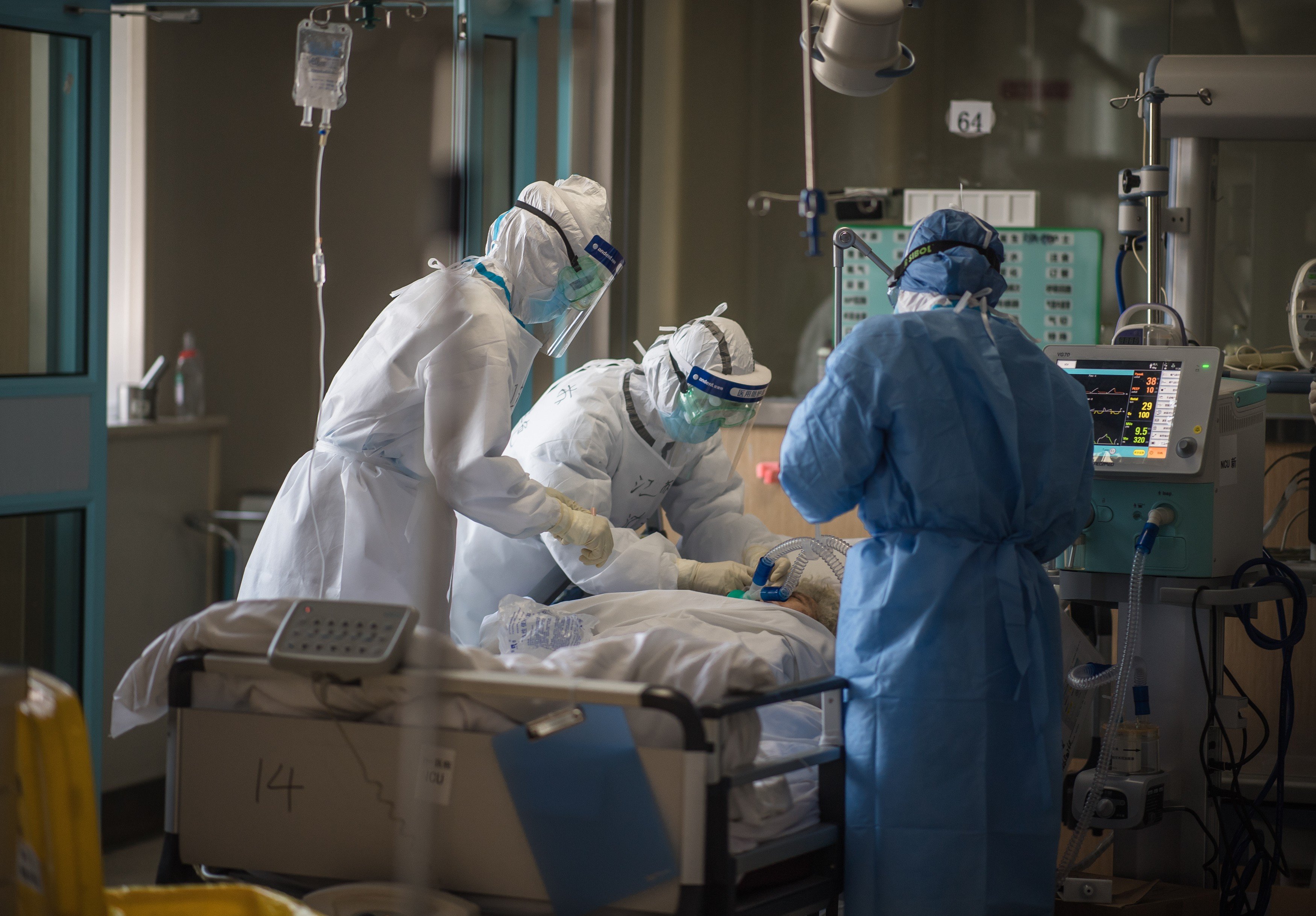 Medical staff at work in an ICU ward at a hospital in Wuhan, provincial capital of Hubei province where the new coronavirus emerged. Photo: Xinhua