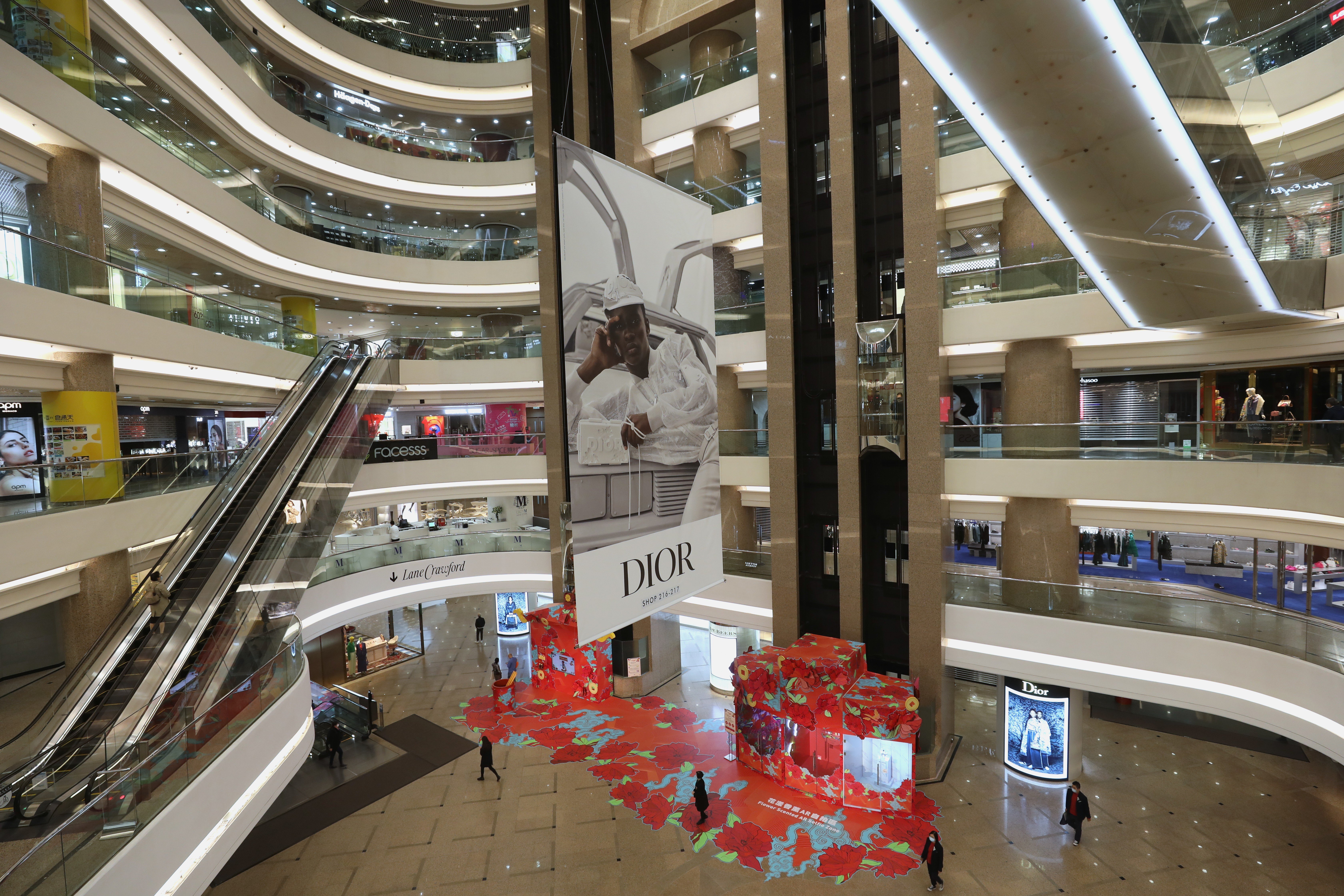 Tenants at Wharf REIC’s Times Square shopping centre reported a 19 per cent drop in retail sales for 2019. Photo: Robert Ng