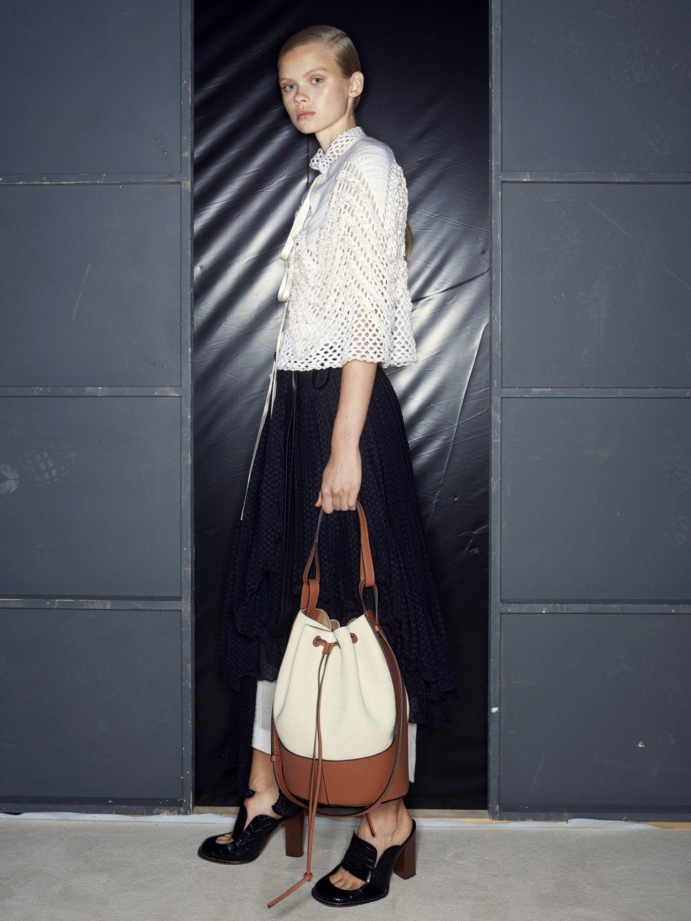 LOEWE - Balloon bag crafted in canvas and leather. loewe.cm