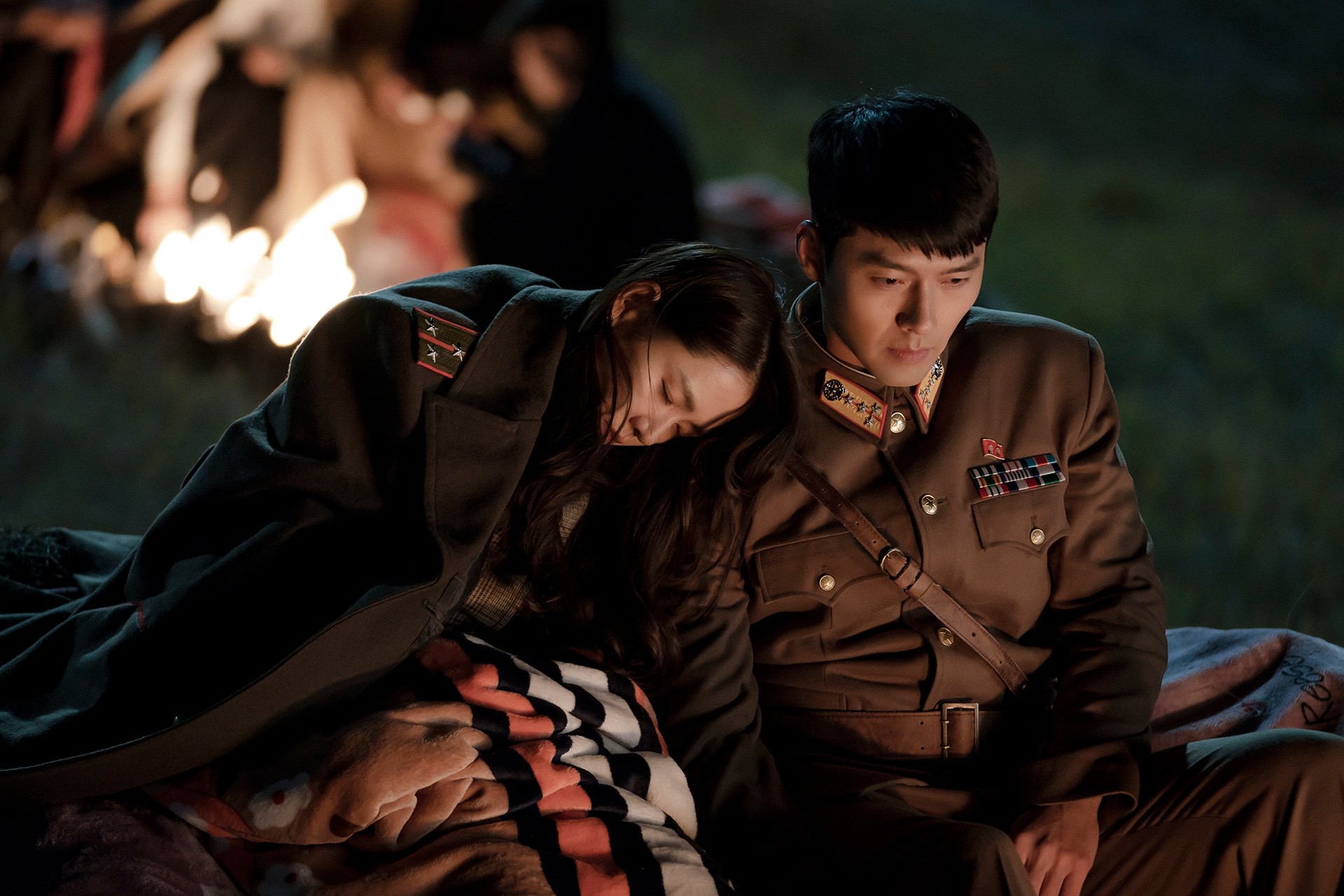 Son Ye-jin and Hyun Bin, the stars of Crash Landing on You, Photo: Netflix