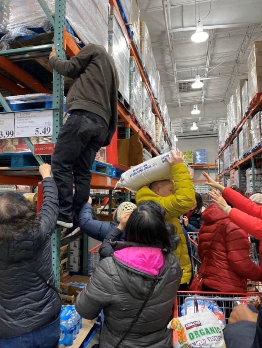 This picture of people buying rice at a Costco store was widely shared via social media as a depiction of panic buying in Richmond, British Columbia. But the scene did not take place in Canada and the origins of the photo are unclear. Photo: Twitter