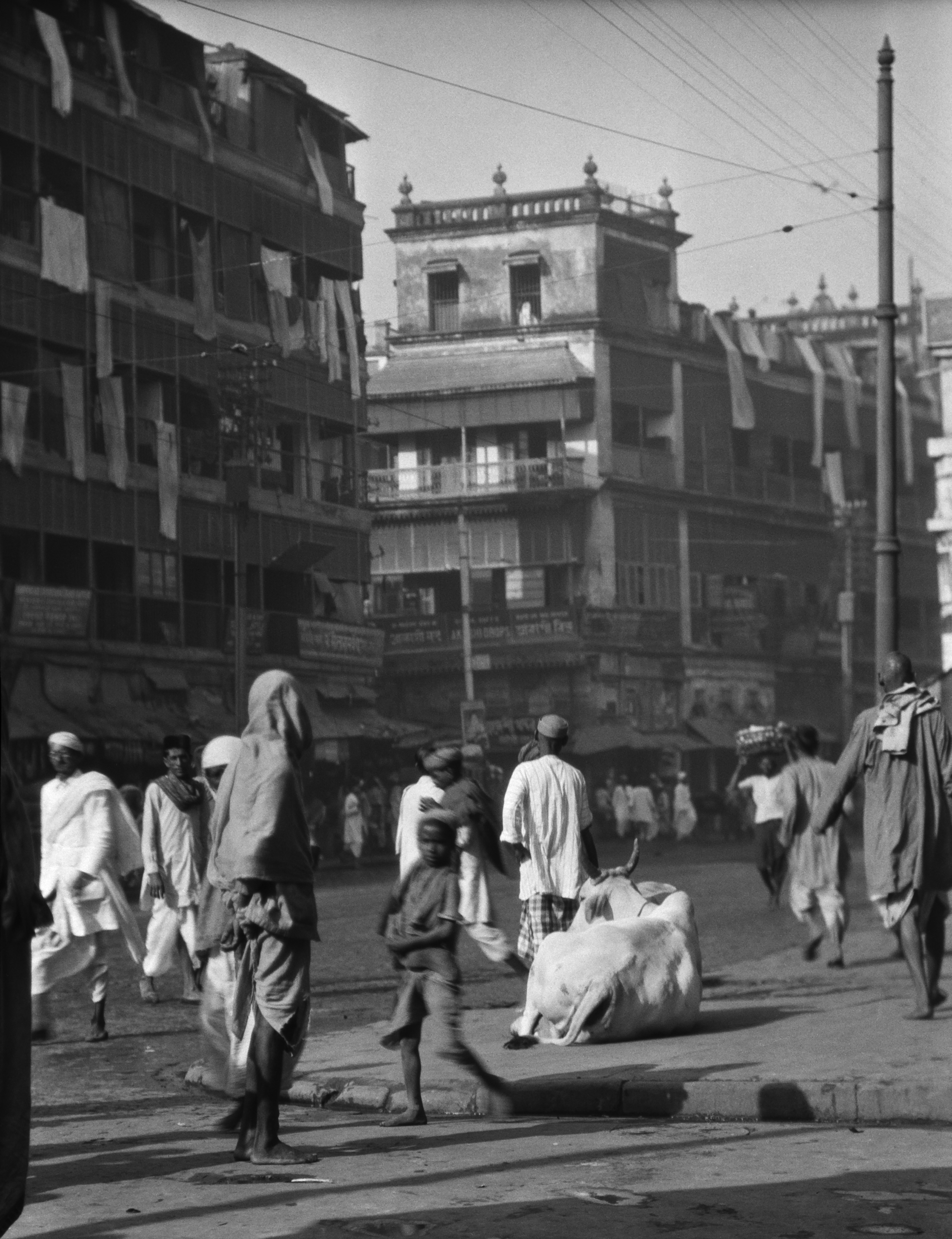 A street in the ‘Native Quarter’ of Calcutta in the 1920s. A newly translated 1923 memoir, Calcutta Nights depicts a man’s nocturnal adventures in the Indian city in the early 1900s. Photo: Getty Images