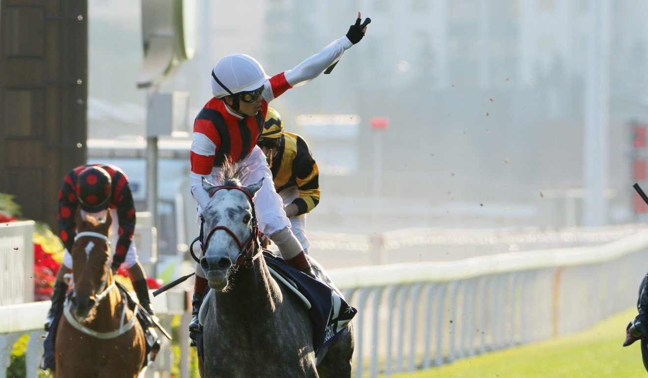 Win Bright wins the Hong Kong Cup in December.