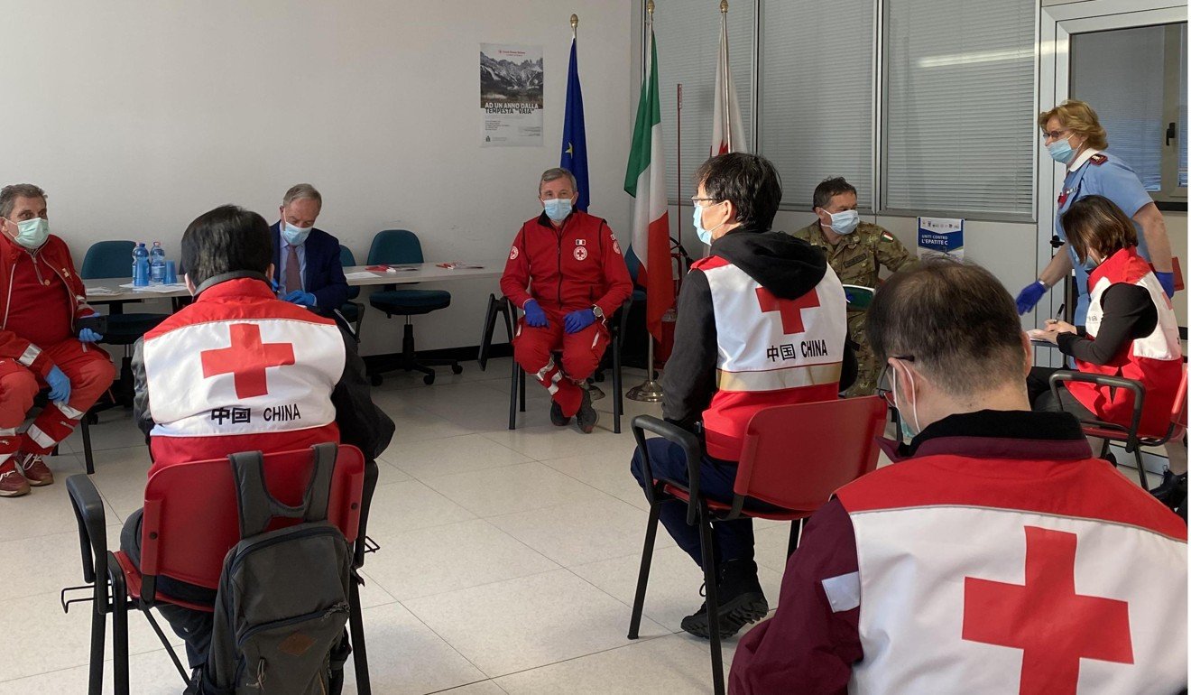 Chinese medical experts discuss the coronavirus with doctors and Red Cross workers in Padua, Italy. Photo: Xinhua