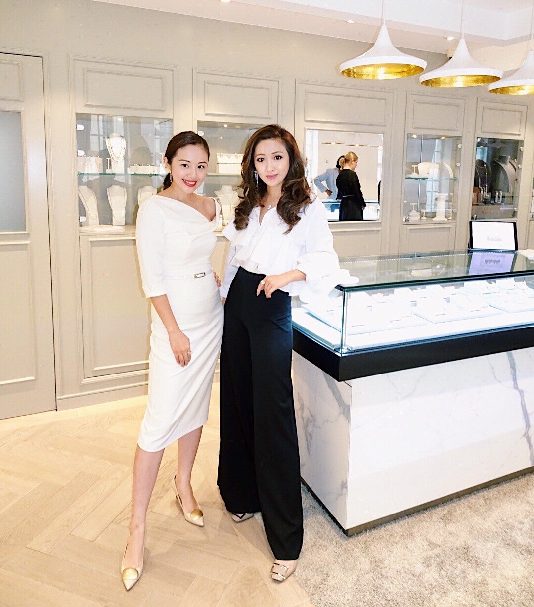 Fiona and Sarah Zhuang. Photo via Instagram @sarah.zhuang
