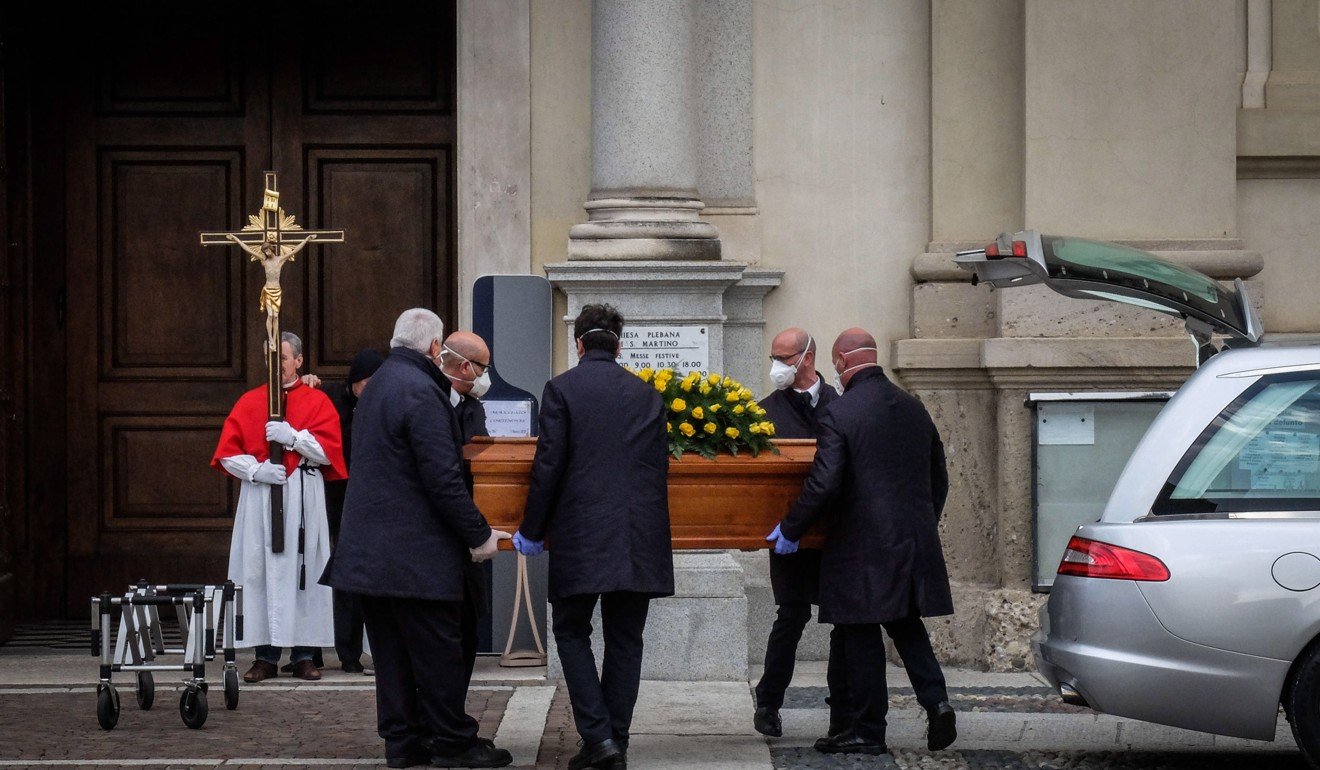 The first funerals in Nembro for coronavirus victims were held with close family members only. Photo: EPA