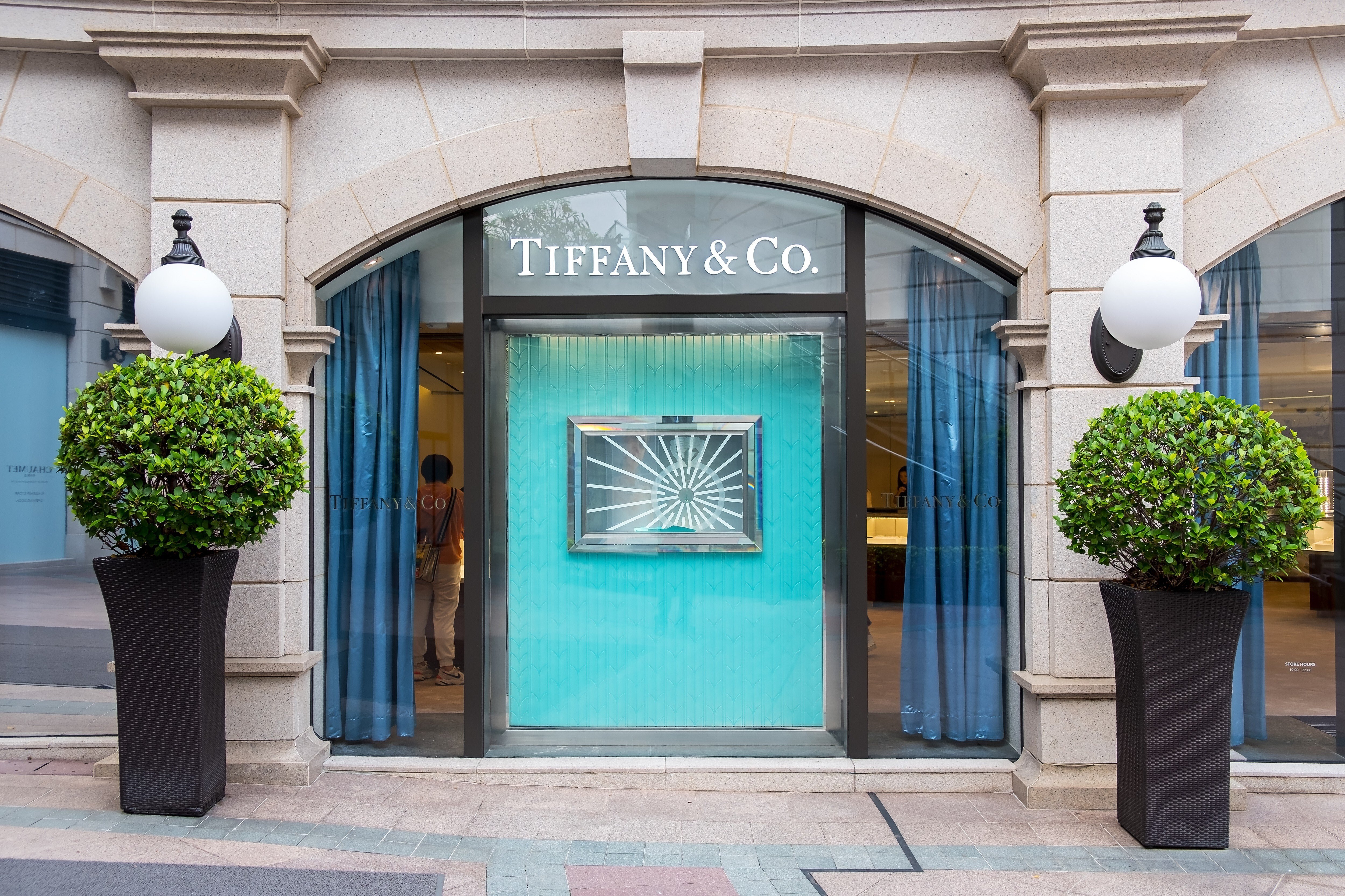 Luxury jeweller Tiffany closed its shop 