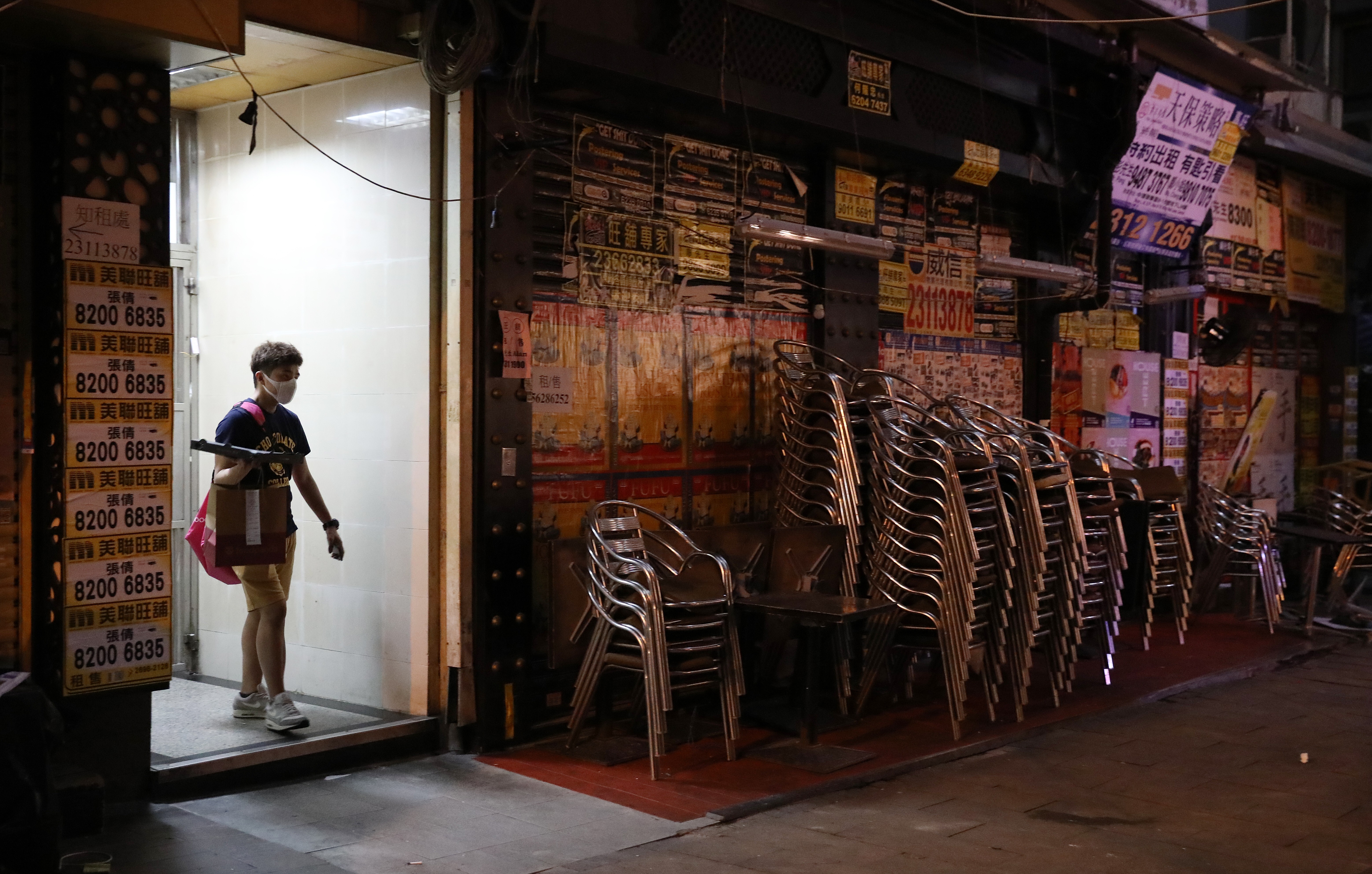 Bars have closed down in the Hong Kong nightlife hub of Lan Kwai Fong. Photo: Nora Tam