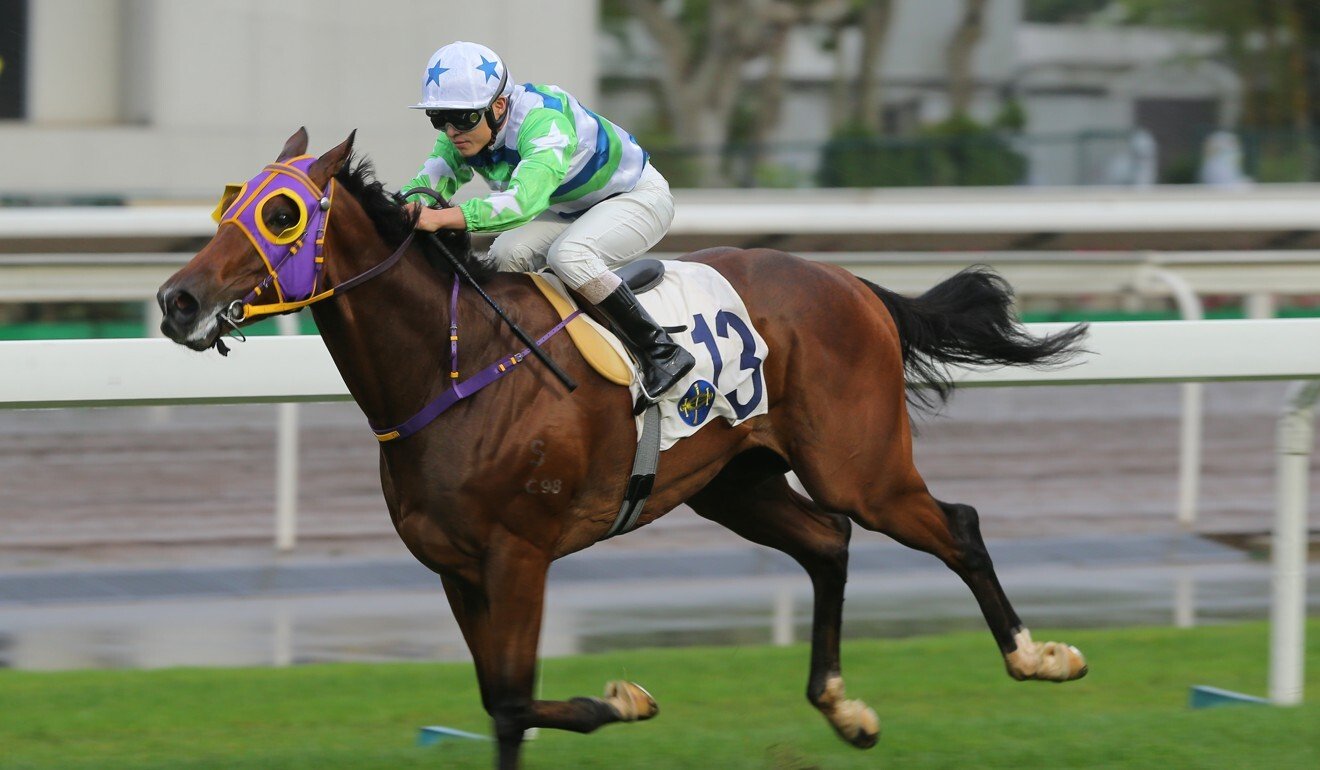 Keith Yeung wins aboard Voyage Star at Sha Tin.