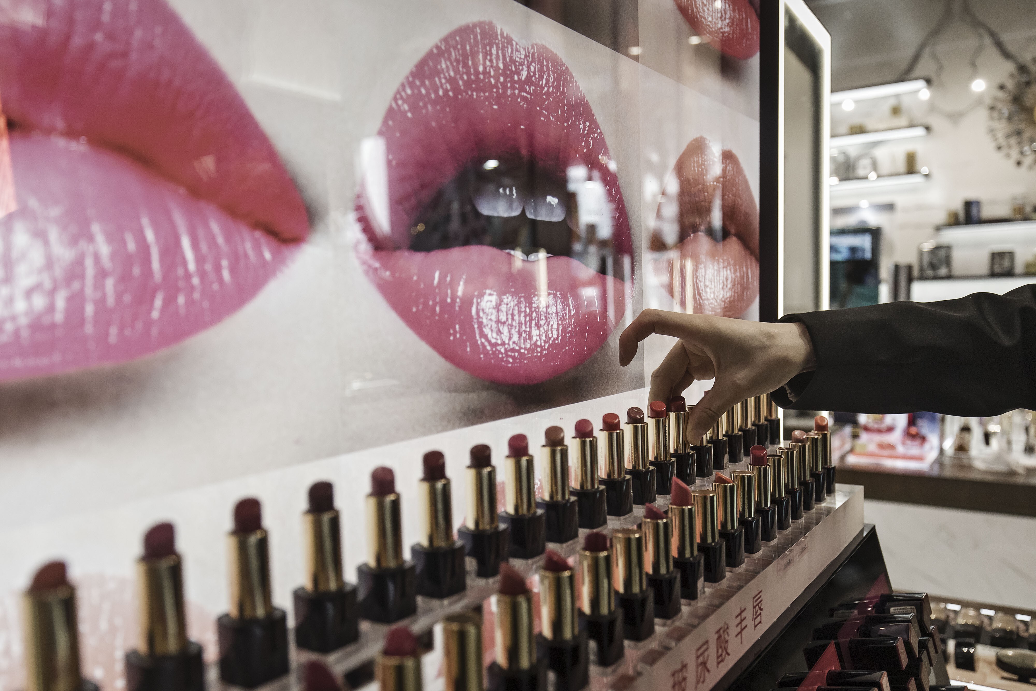 Guangzhou prepares for L'Oreal, Estee Lauder onslaught with