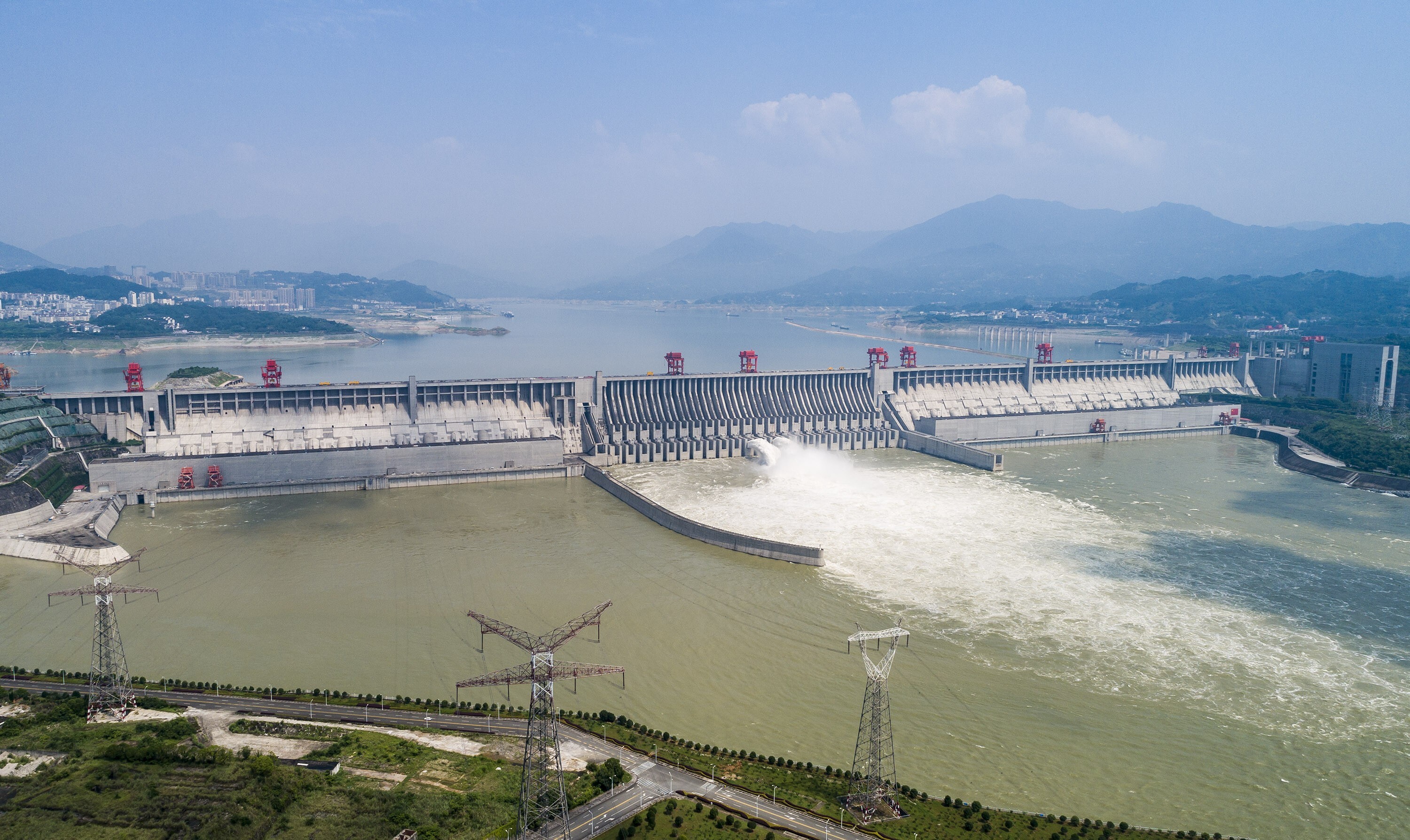 Китайская дамба. ГЭС три ущелья Китай. ГЭС «три ущелья» («Санься»). ГЭС на Янцзы. Плотина на Янцзы.