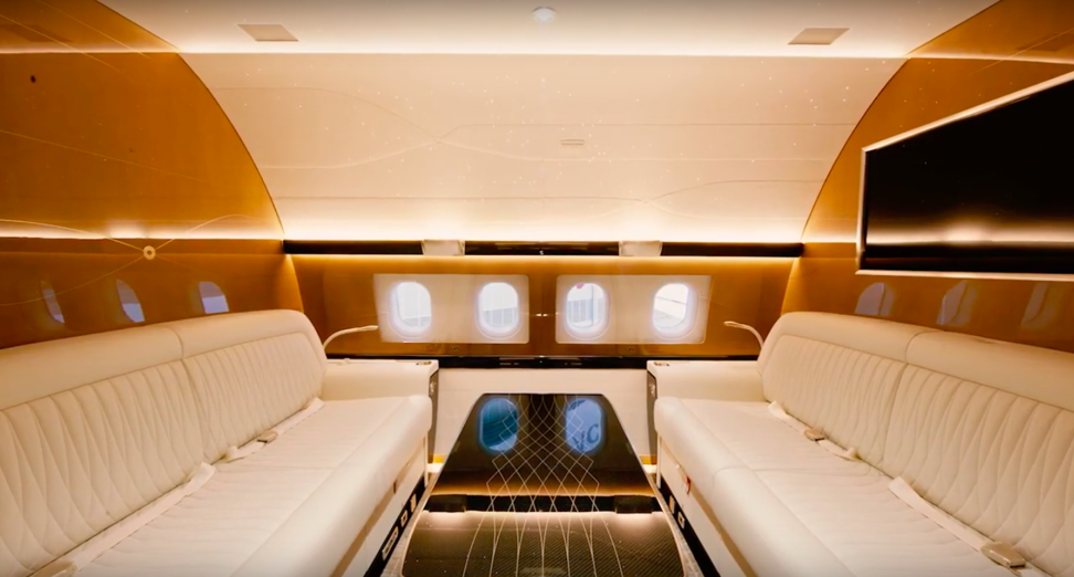 Private lounge of Airbus A319 Corporate Jet. Photo: YouTube