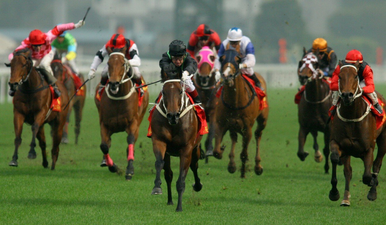 Silent Witness and jockey Felix Coetzee (middle) win the Centenary Sprint Cup in 2005 with Country Music (right) coming second.