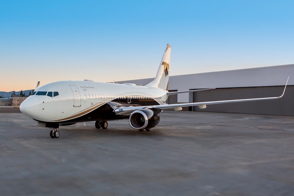 Donald Trump, Bill Gates and Tom Cruise take off ... the private jet ...