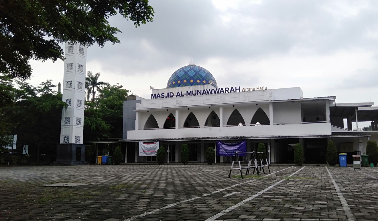 The empty Mosque Al-Munawwarah, Witana Harja, Pamulang. Photo: Muhammad Rusmadi