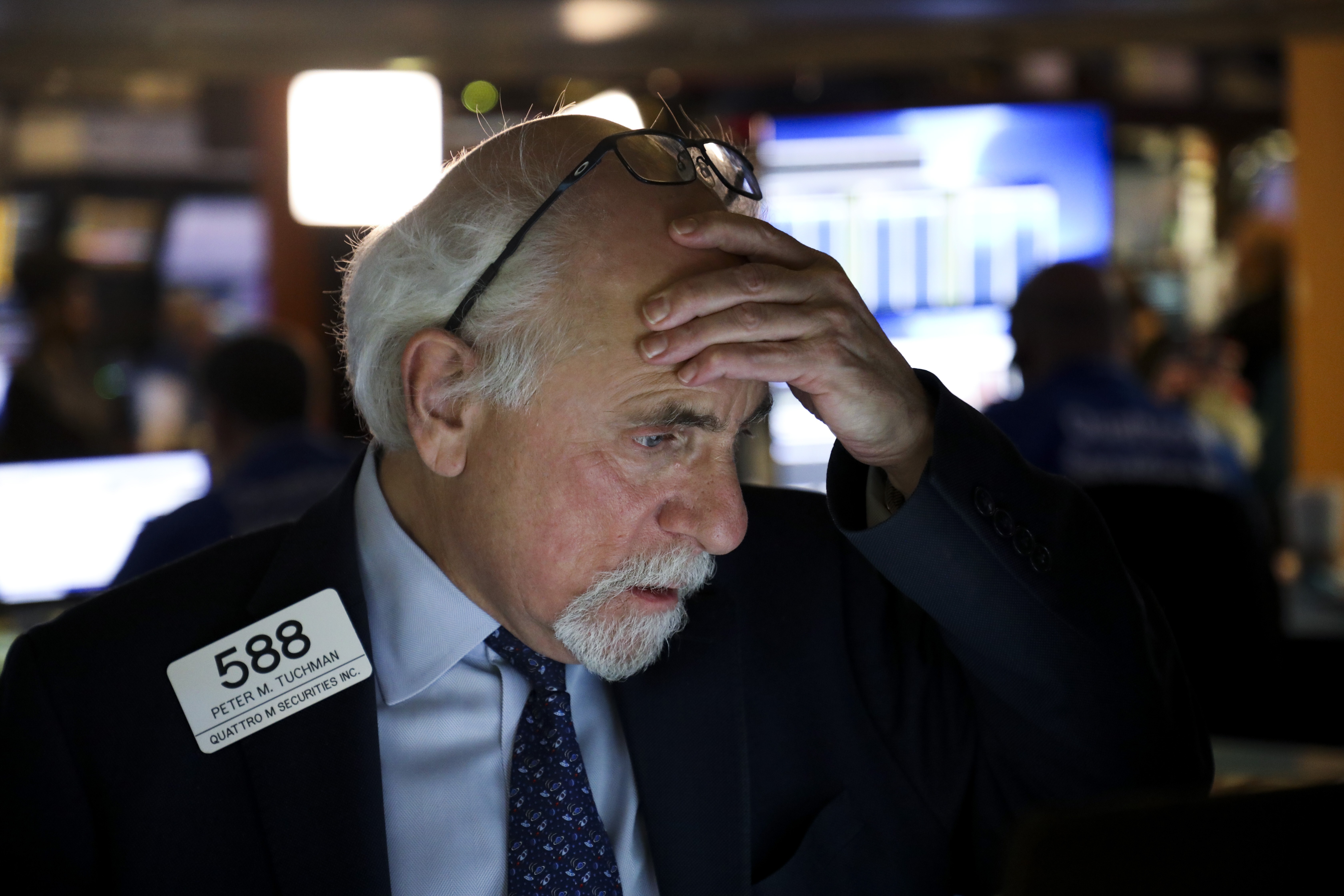 A trader on the trading floor of the New York Stock Exchange (NYSE) on March 9, 2020. Photo: Xinhua