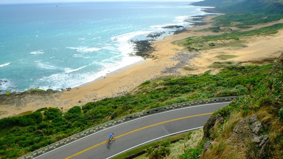 The coastal road in southern Taiwan is a highlight of cycling around the island. Photo: Steve Thomas