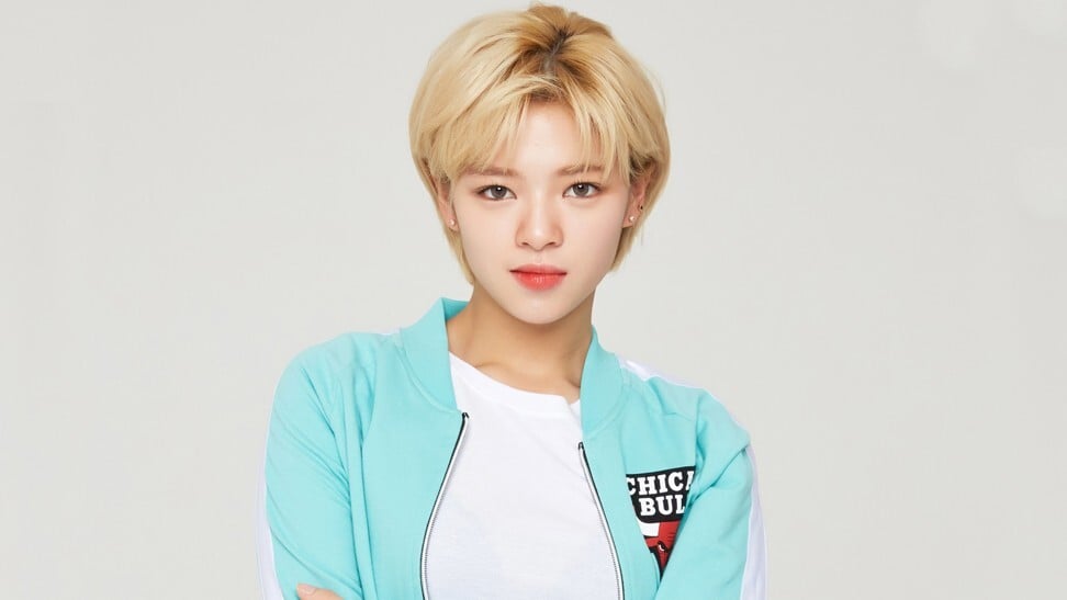 Jeongyeon's Blonde Hair Fashion: Outfit Ideas to Complement Your Hair - wide 5