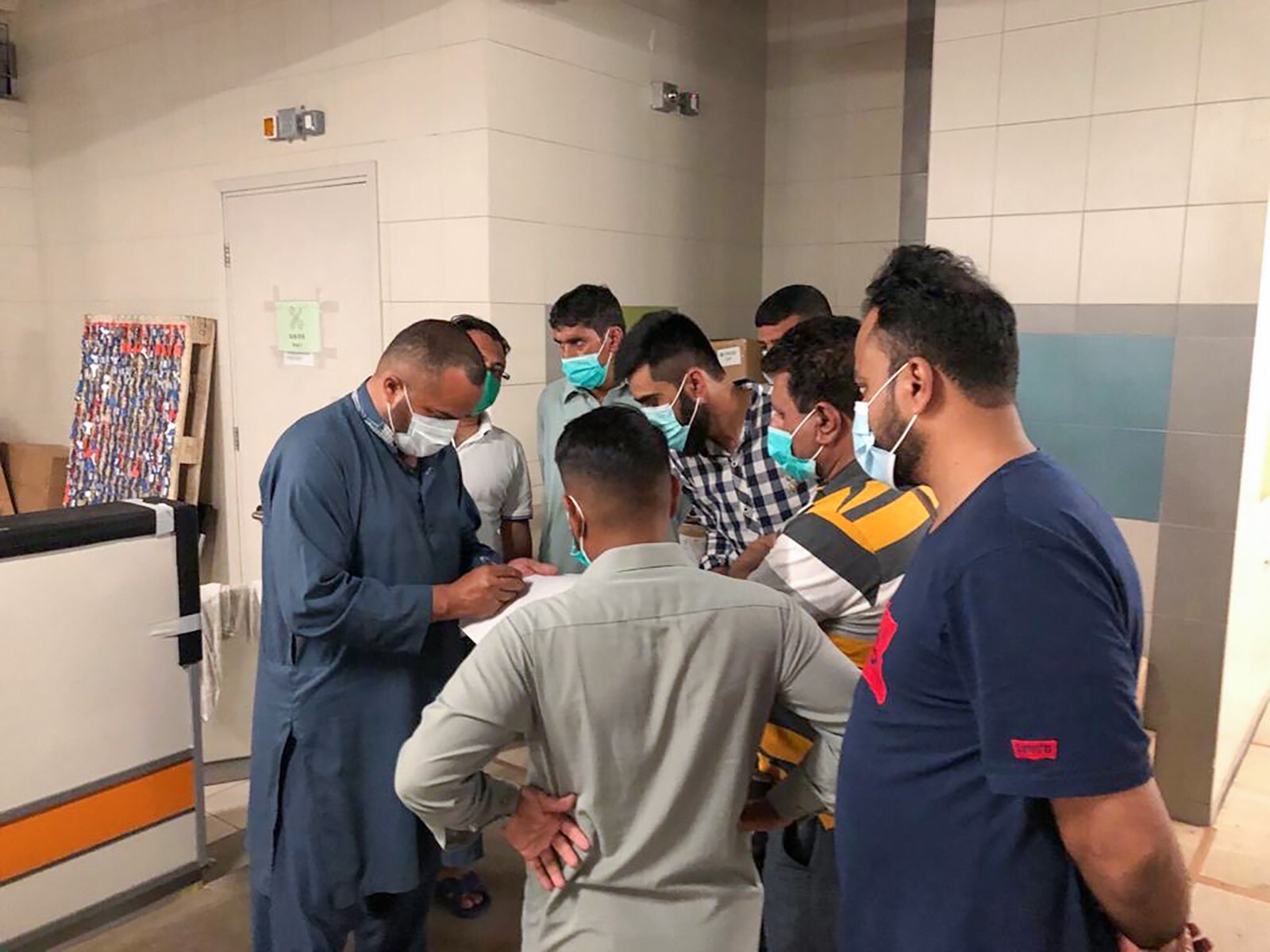 Some Hongkongers who had flown in from Pakistan only to be quarantined refused to take lunchboxes provided by the government Photo: Handout