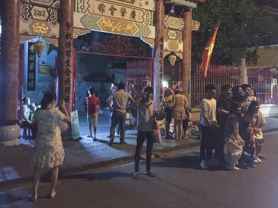 Vietnamese visitors crowded into Hoi An Ancient Town after movement restrictions were lifted. Photo: Patrick Scott