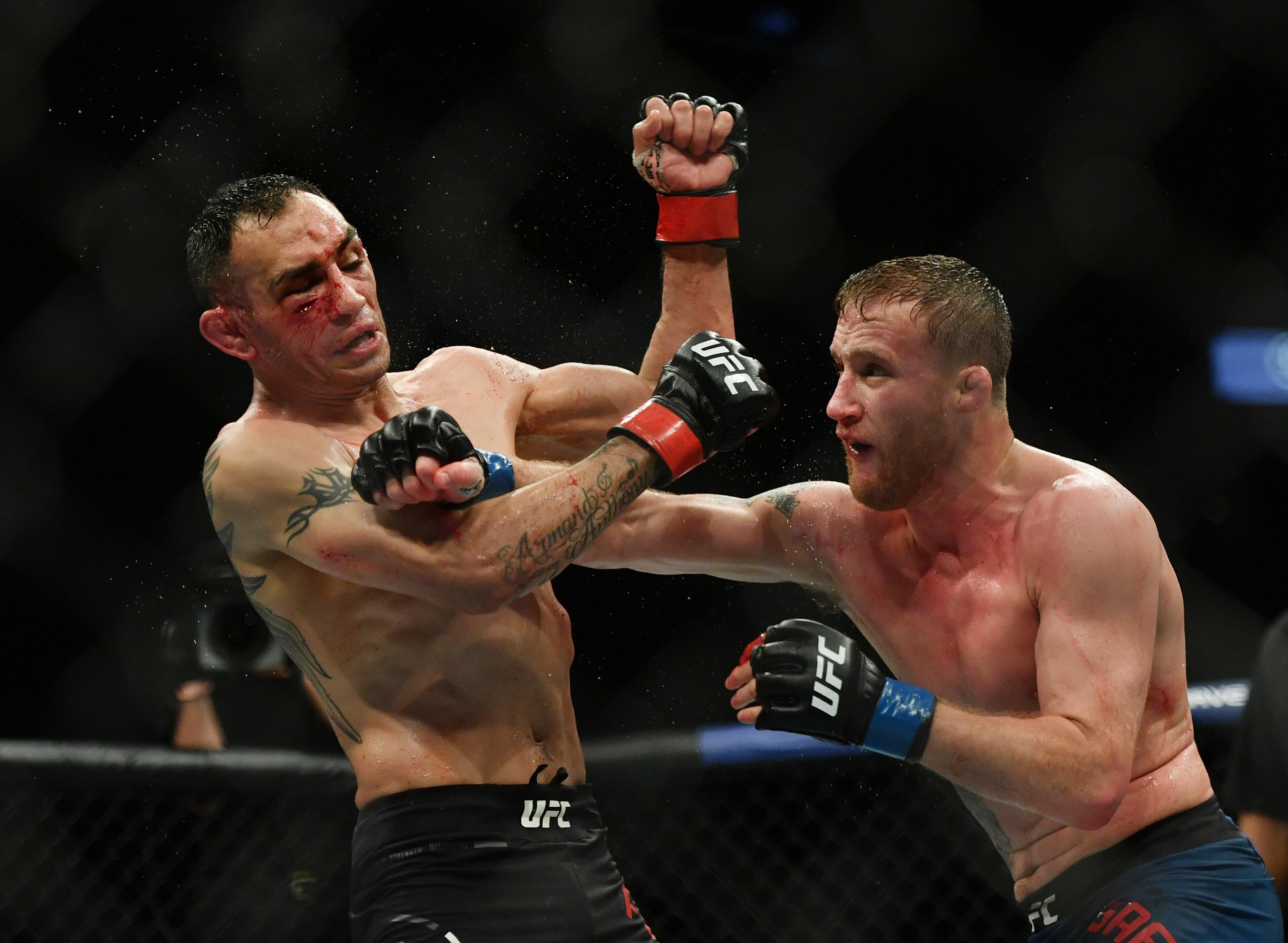 Tony Ferguson hits Justin Gaethje with a right hand at UFC 249. Photo: USA TODAY Sports