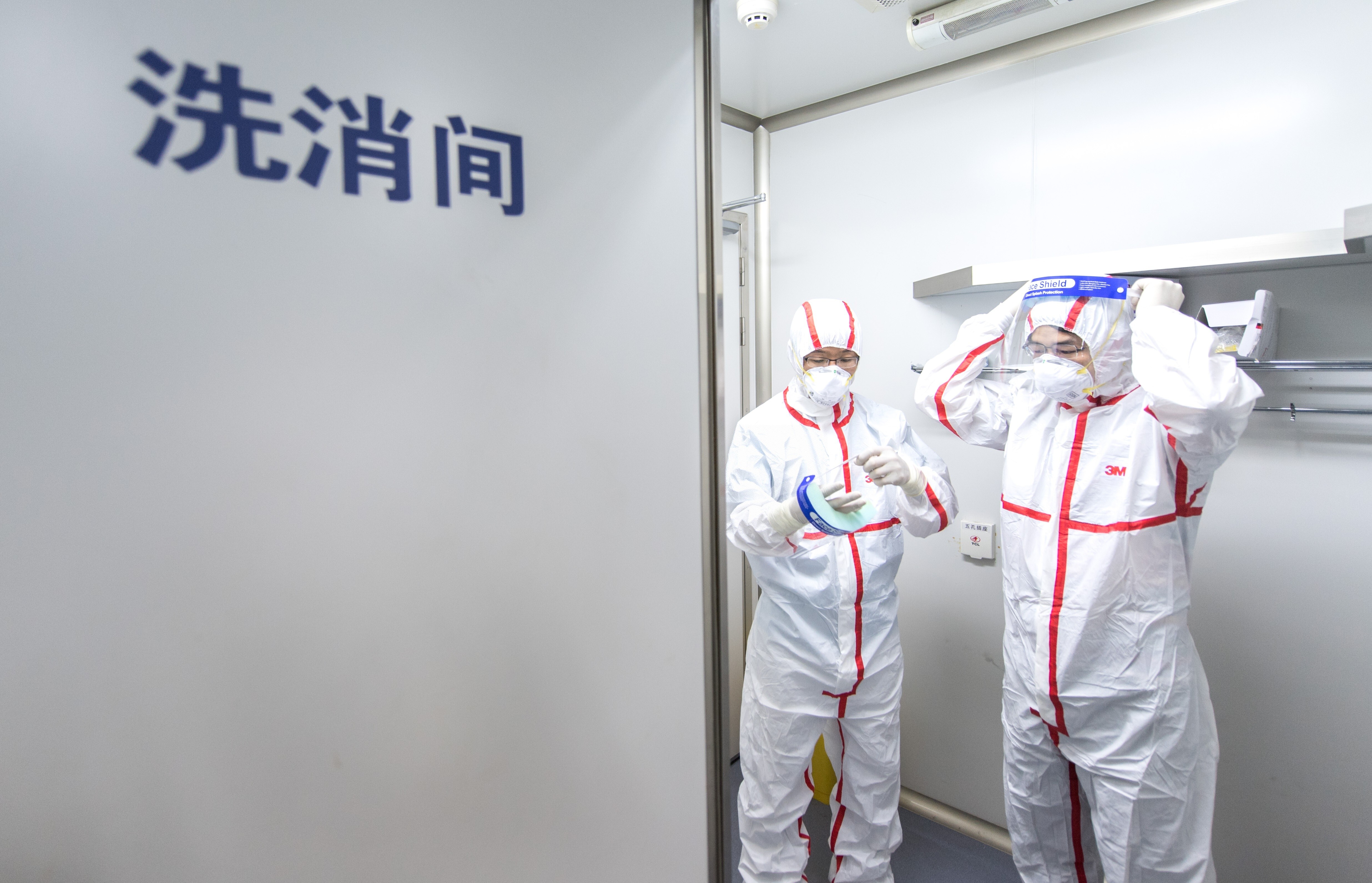 Staff at the Wuhan Institute of Virology have to undertake strict safety procedures. Photo: Xinhua