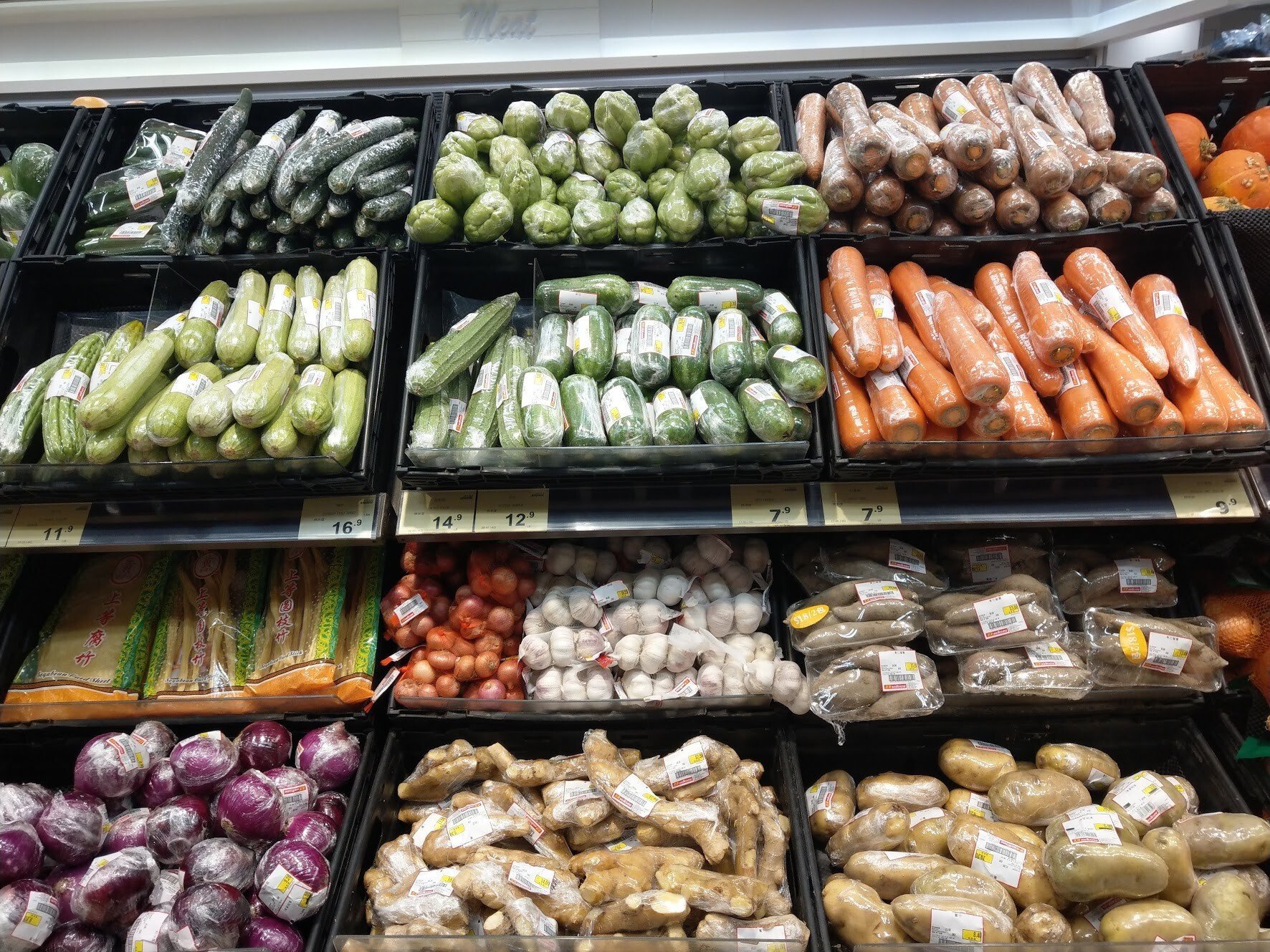 Vegetables individually wrapped in plastic at a supermarket in Hong Kong. Photo: SCMP