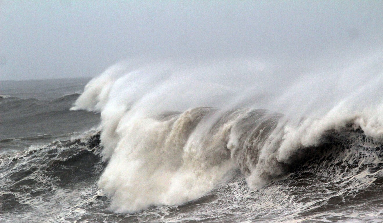 Tides rise as Cyclone Amphan approaches through the Bay of Bengal on Wednesday. Photo: EPA-EFE