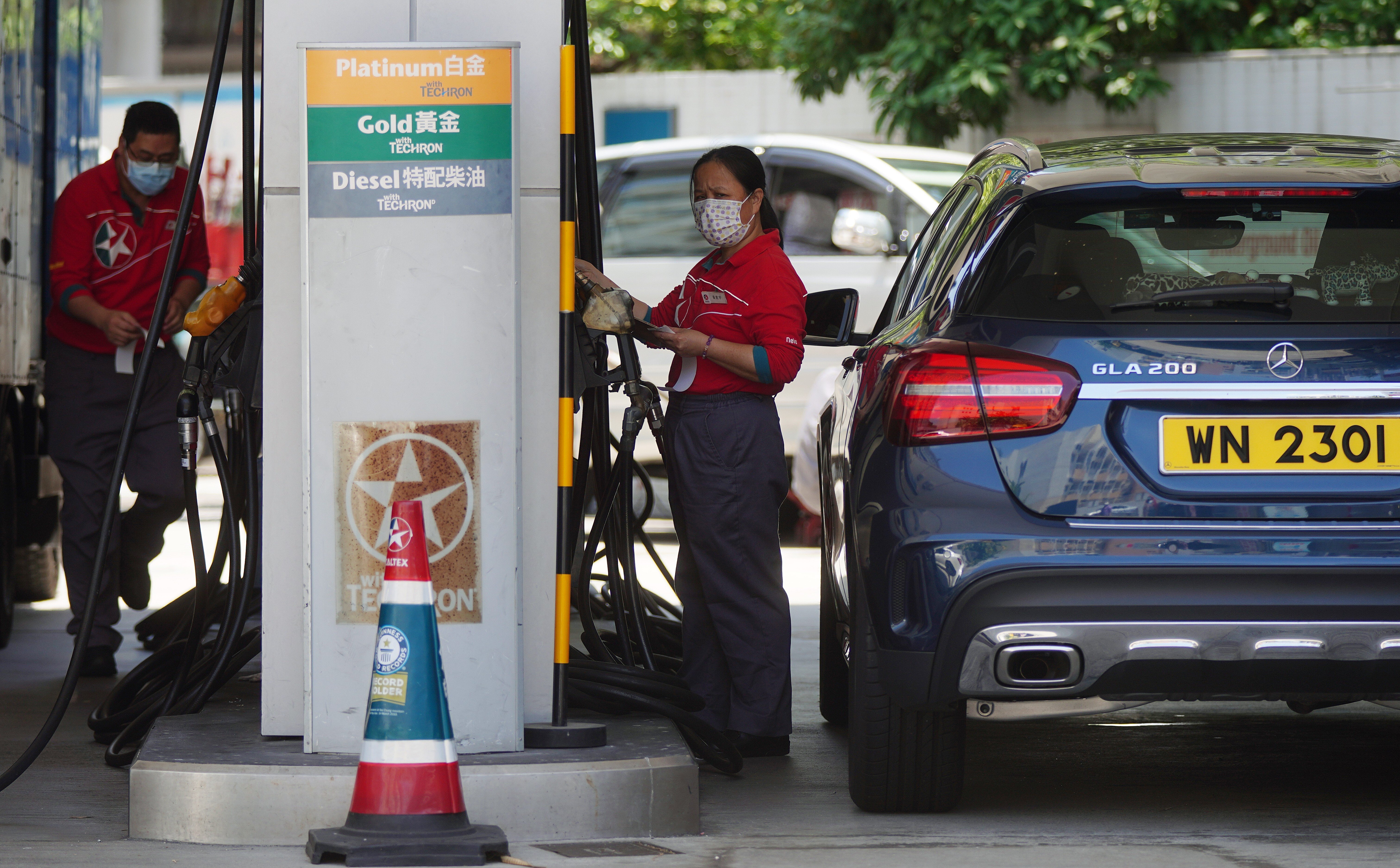 The gap between the retail and import prices of fuel has doubled over the last seven years. Photo: Sam Tsang