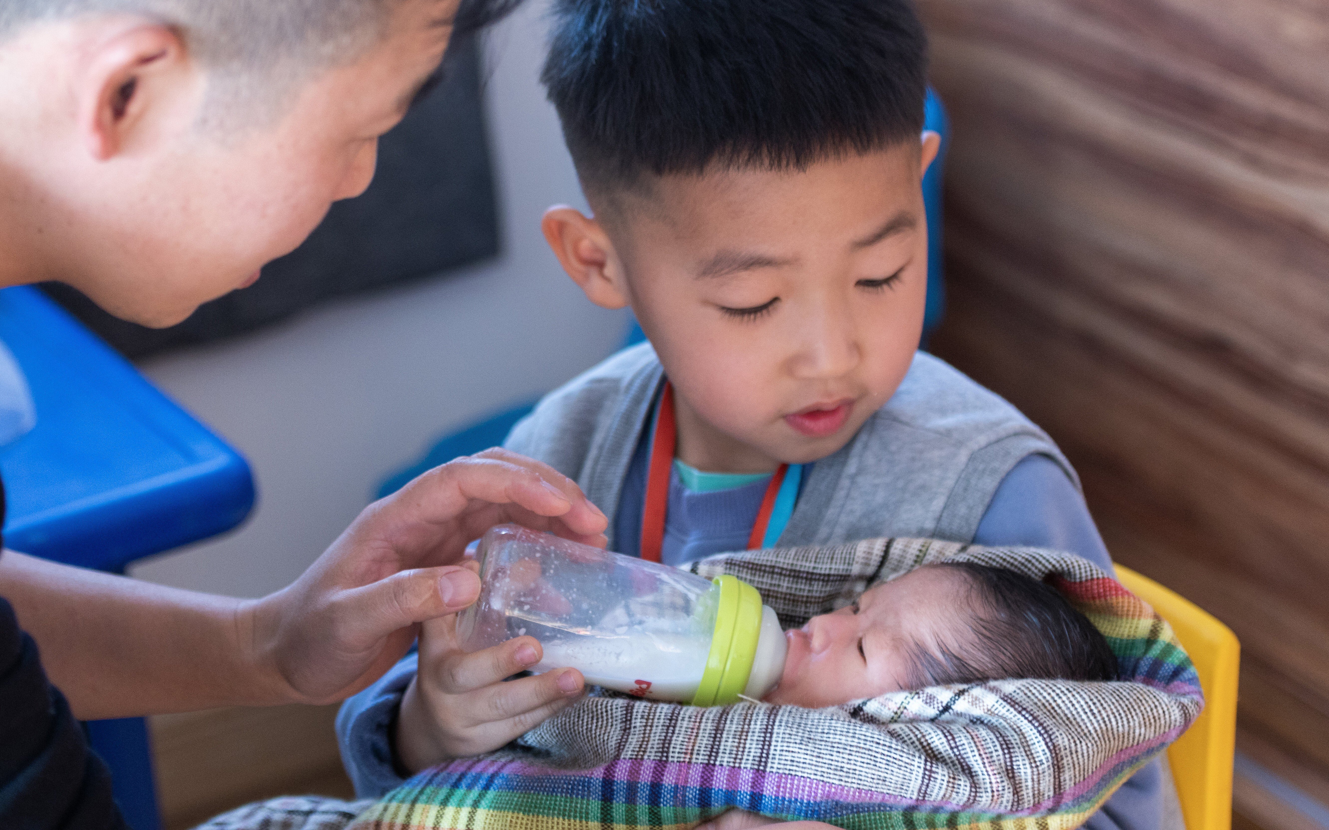 Carson Lei and his children. His younger son was born to a surrogate mother in Thailand. Photo: Carson Lei