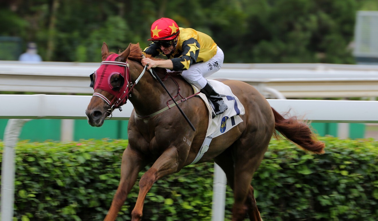 Zac Purton wins on Like That at Sha Tin.