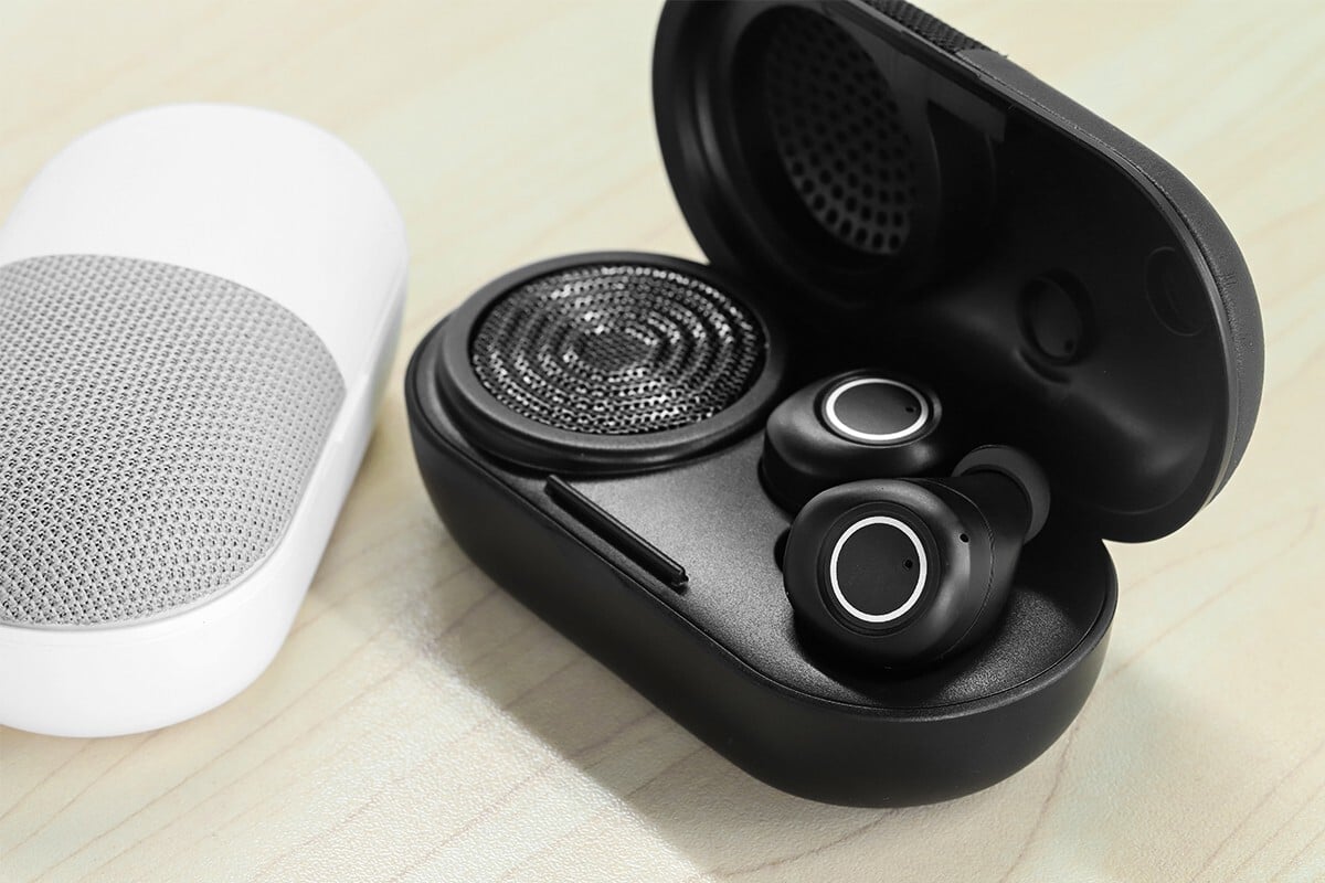 Vissles’ 2-in-1 wireless earbuds and Bluetooth speaker.