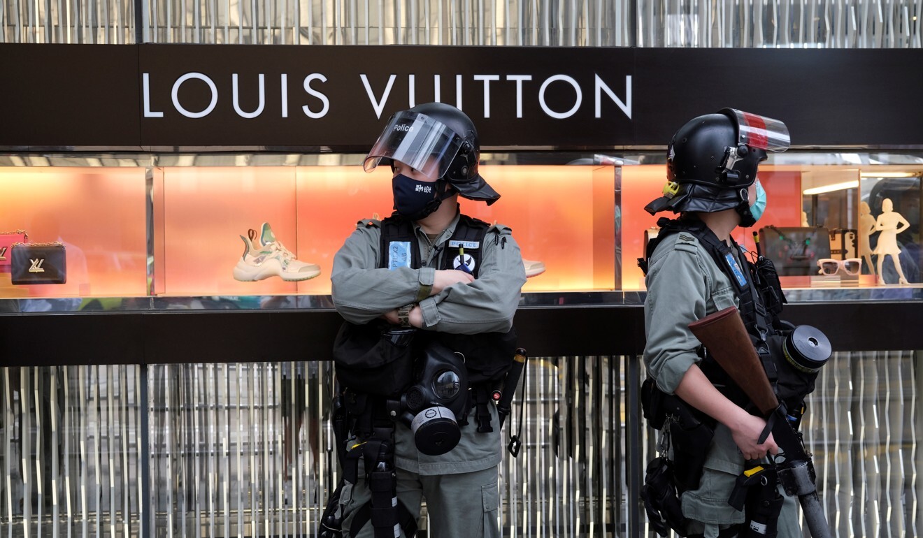 Looting of Louis Vuitton store in Portland, and targeting of other