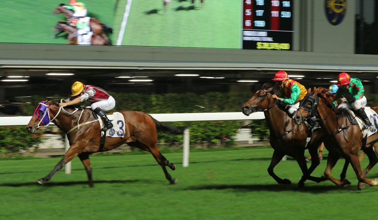 Smart Leader salutes at Happy Valley last month.