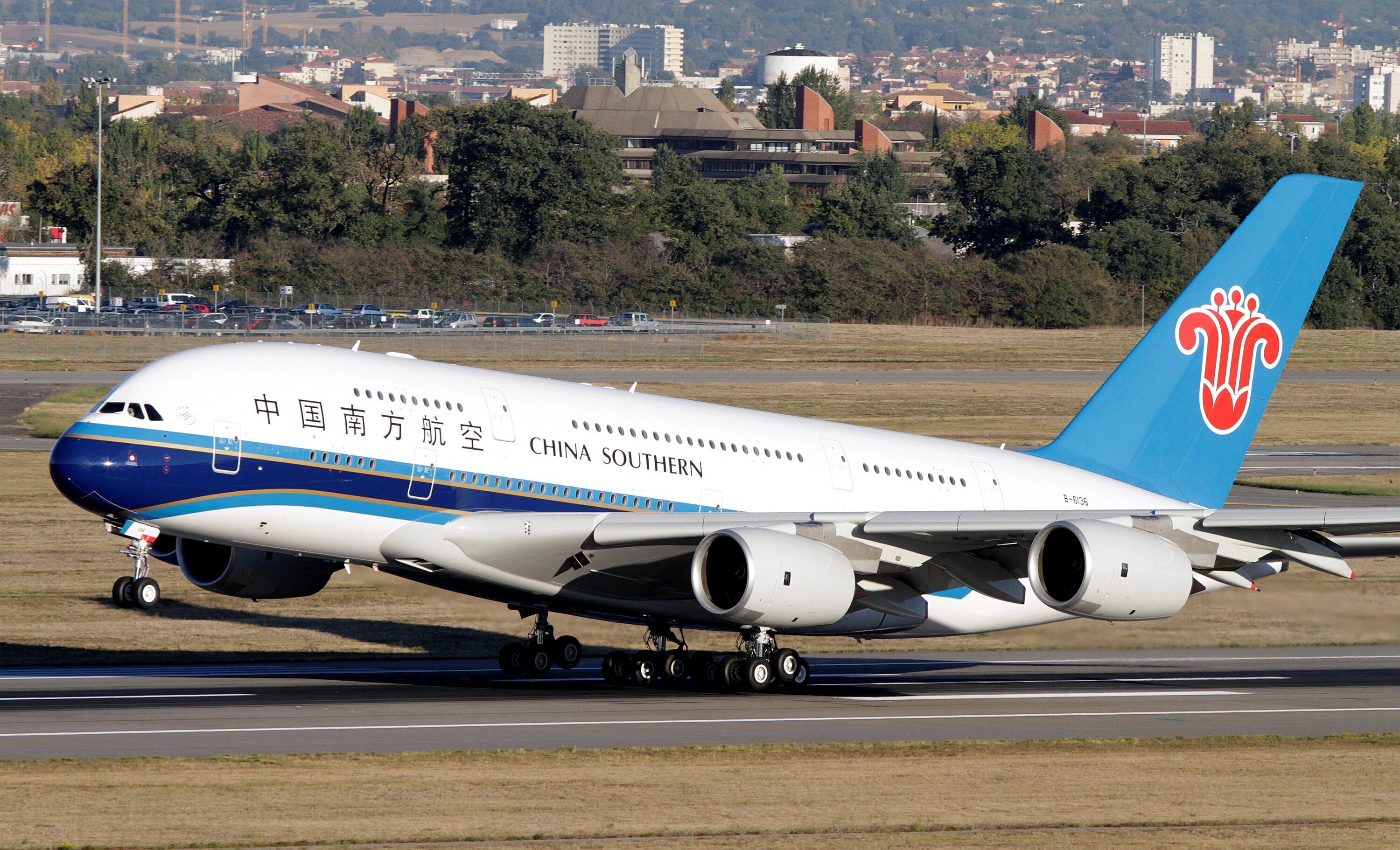 The first Airbus A380 delivered to China Southern Airlines takes off from Toulouse-Blagnac Airport, near Toulouse on October 14, 2011. Photo: Reuters