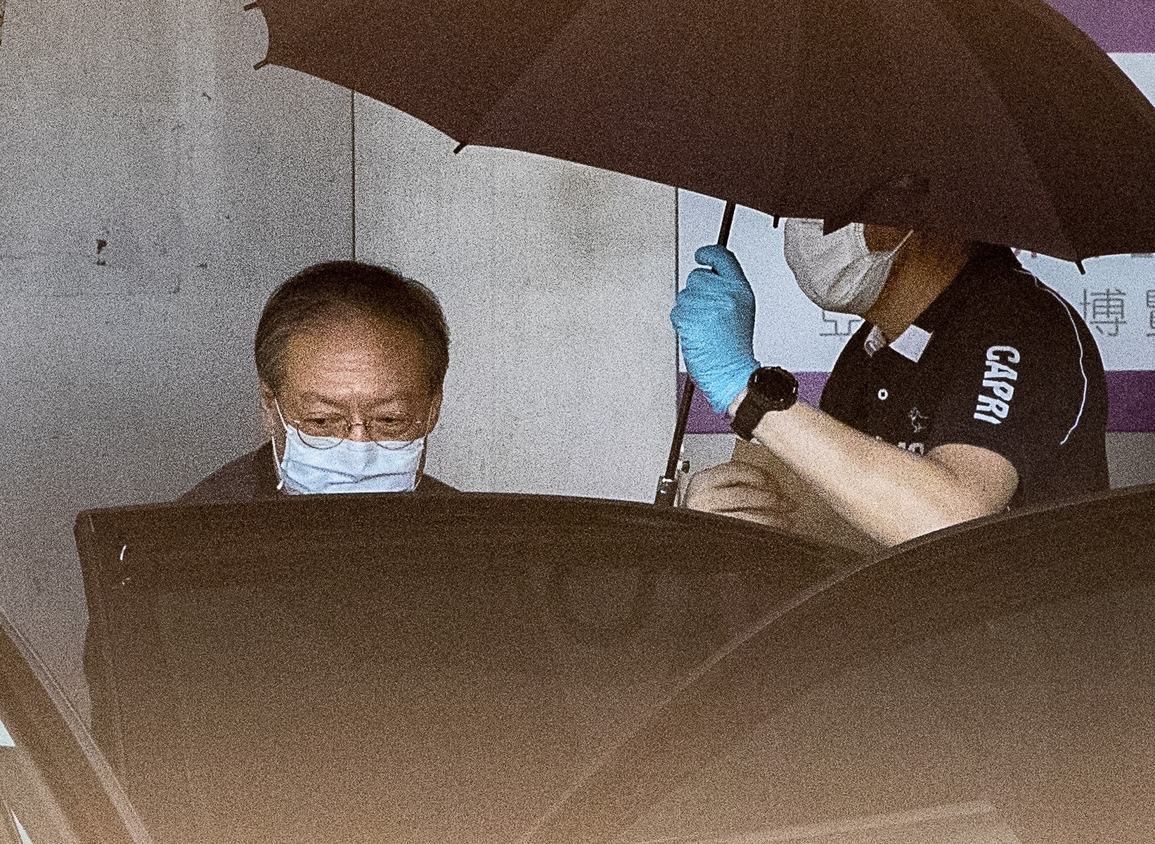 Former Hong Kong minister Patrick Ho is seen leaving the AsiaWorld-Expo after testing negative for Covid-19. He was released from a New York prison on Monday, after serving a jail term for his role in a multimillion-dollar scheme to bribe top African leaders. Photo: May Tse