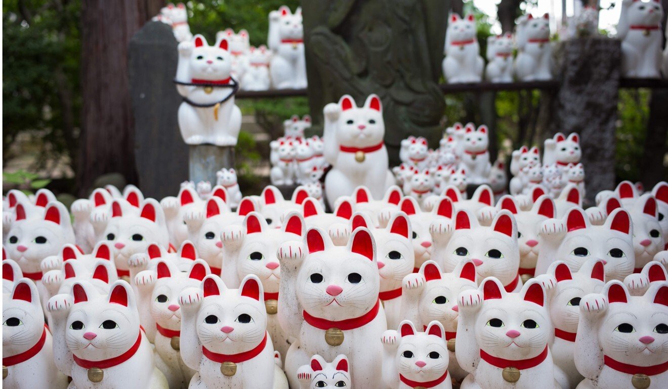 Cat figurines called Cat figurines called