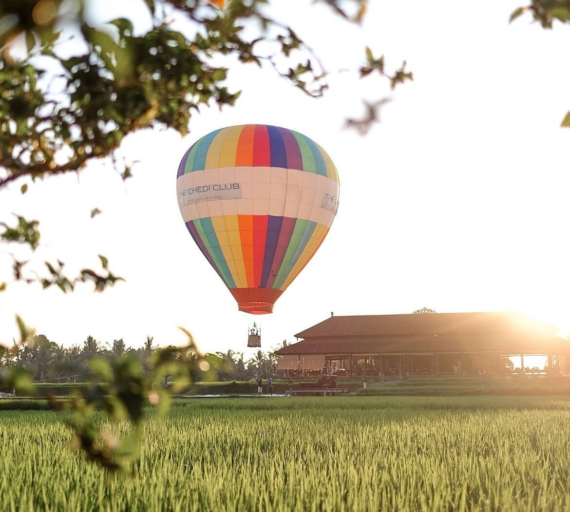 What’s it like to ride a hot air balloon in Bali? Photo: Luxurylaunches