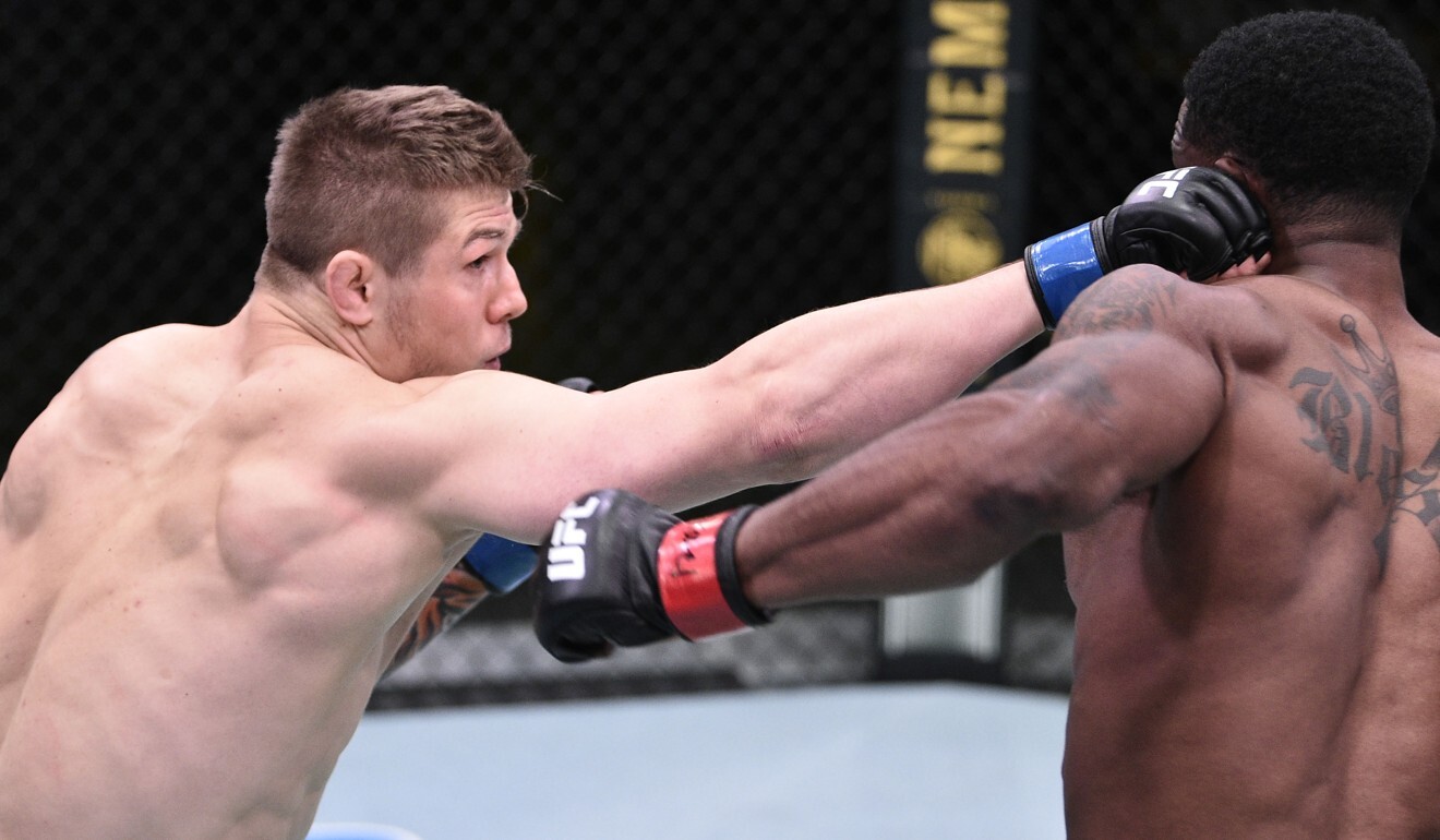 UFC contender Marvin Vettori punches Karl Roberson in their middleweight fight at UFC Fight Night at the UFC Apex Arena. Photo: USA Today