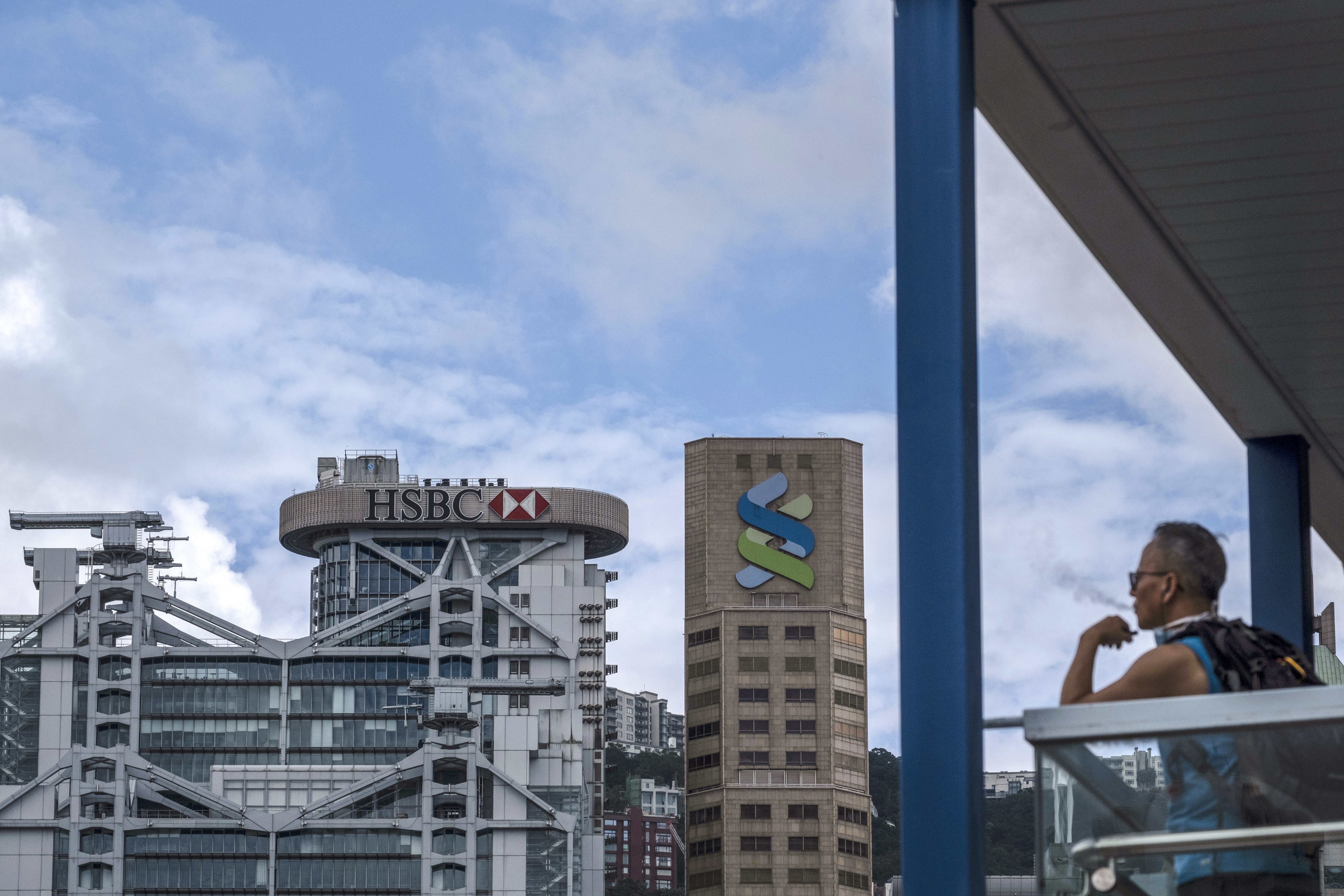 HSBC and Standard Chartered are among the lenders to have entered the battle for new customers who need a bank account to receive their cash handout. Photo: Bloomberg